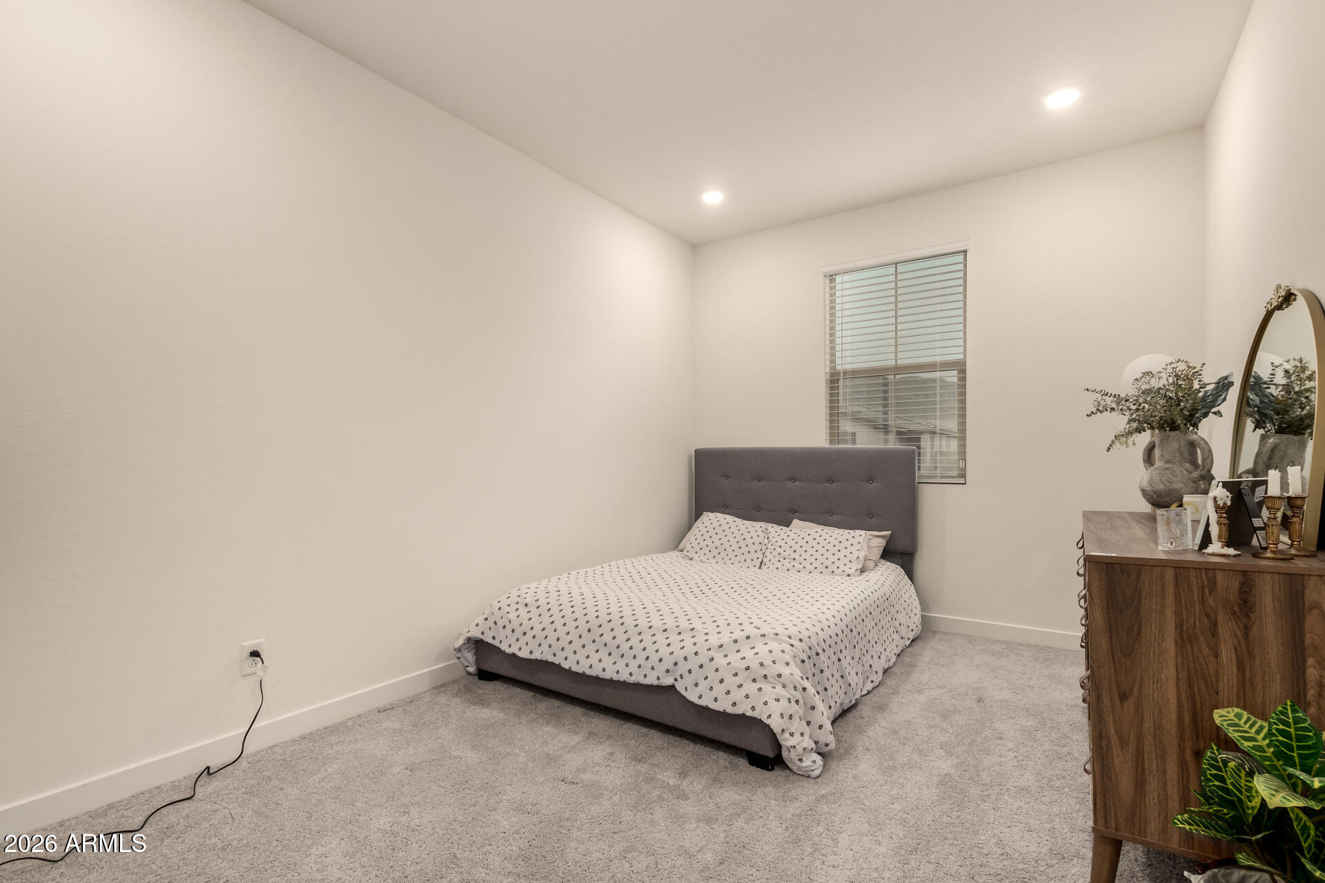 2842 W THURMAN Drive