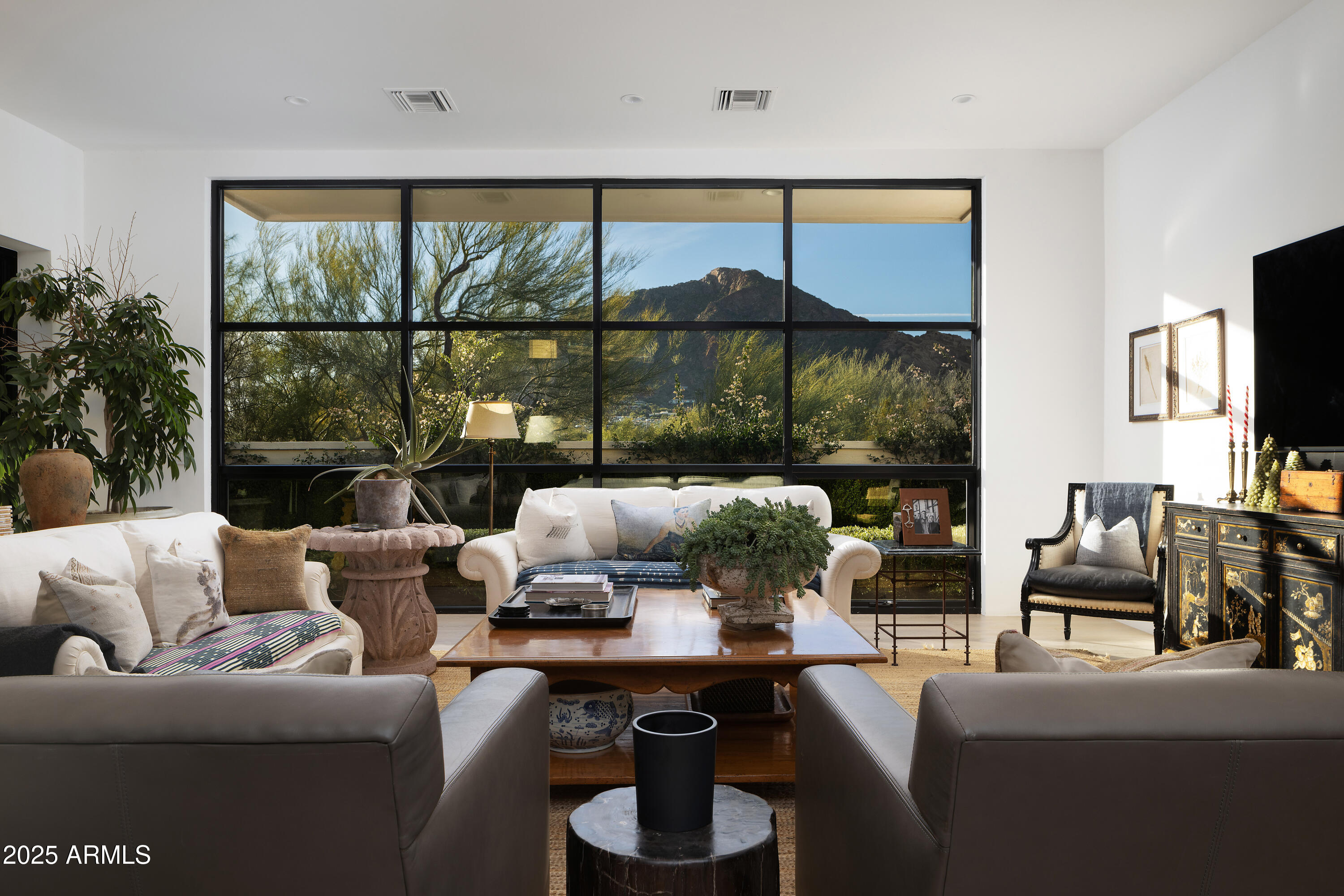 5434 E LINCOLN Drive 39