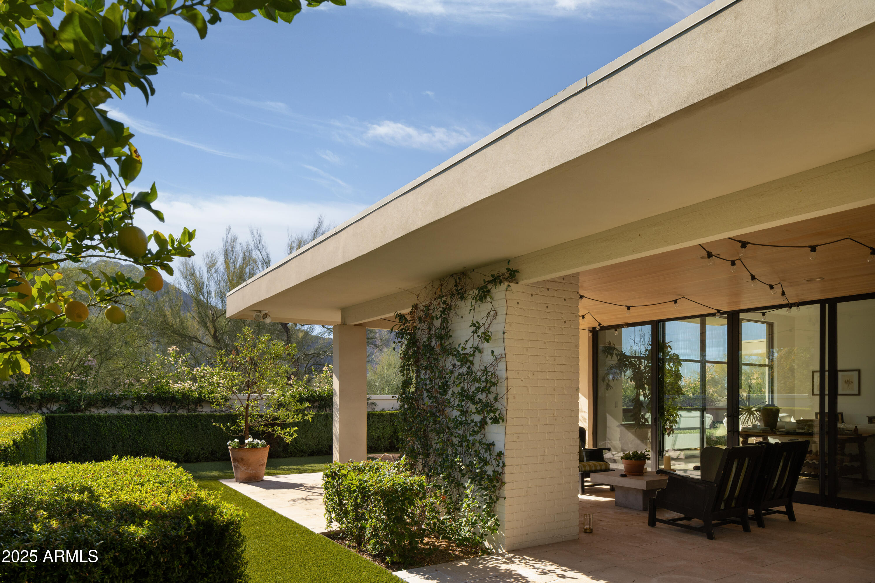 5434 E LINCOLN Drive 39