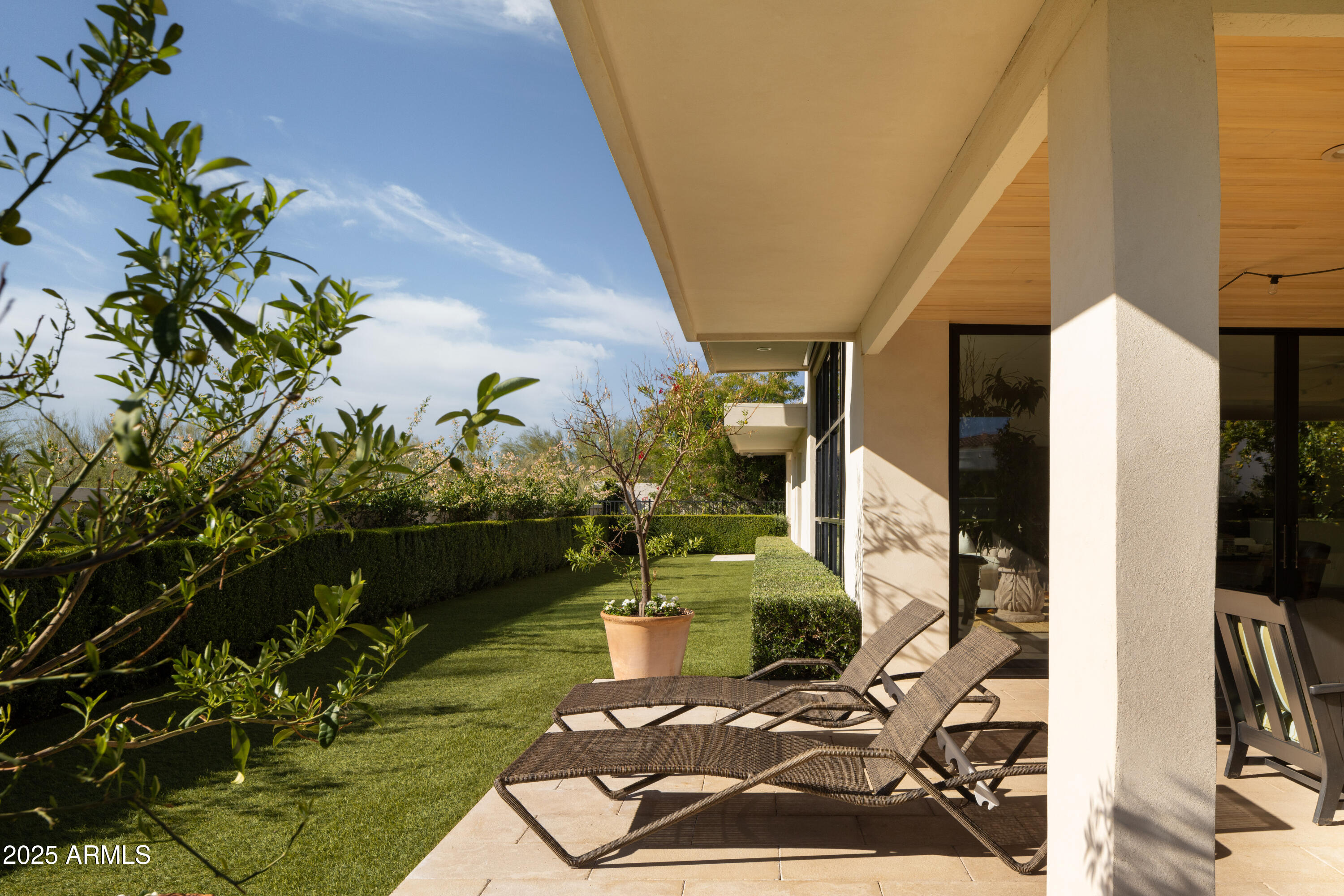 5434 E LINCOLN Drive 39