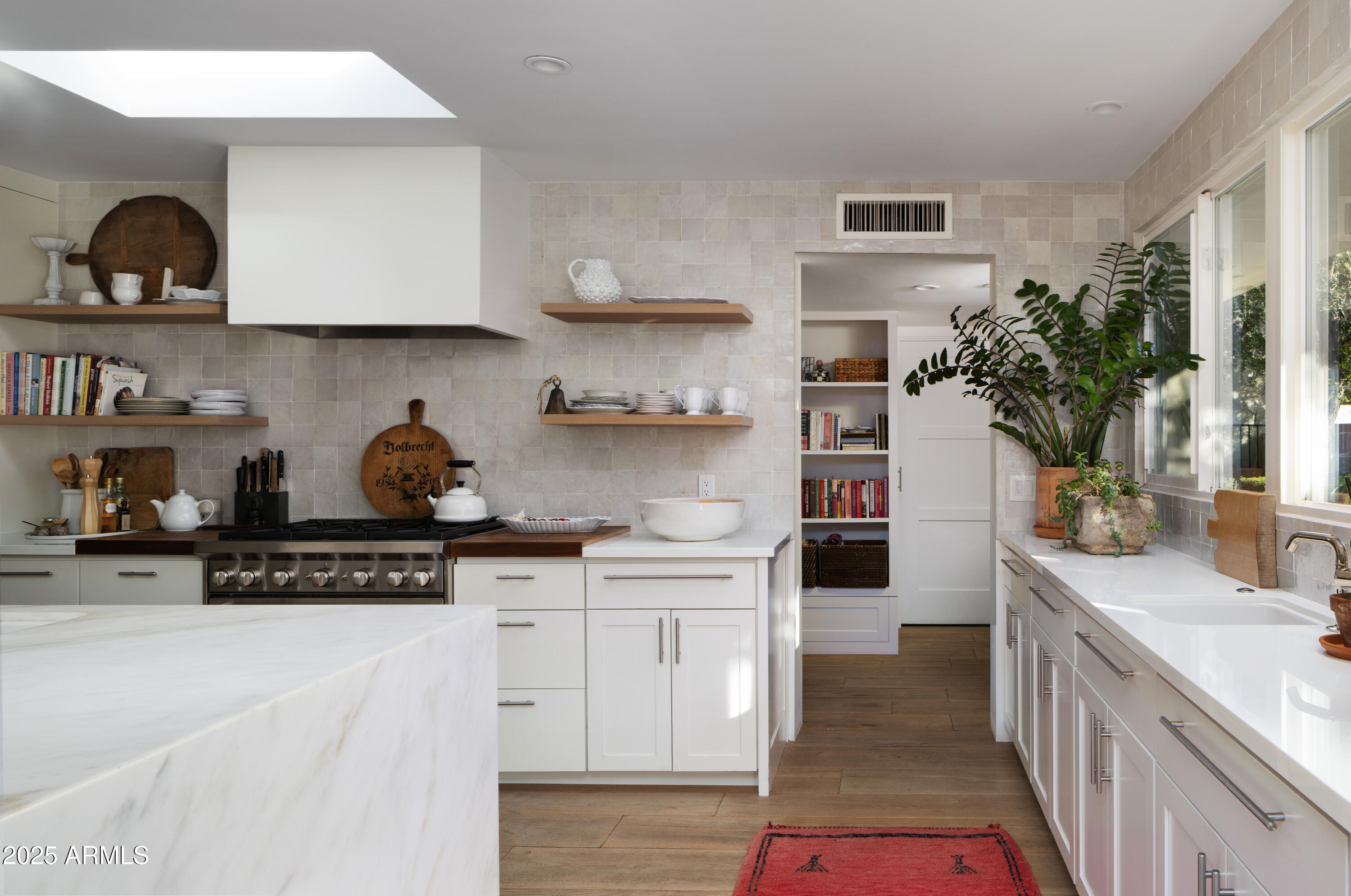 5434 E LINCOLN Drive 39