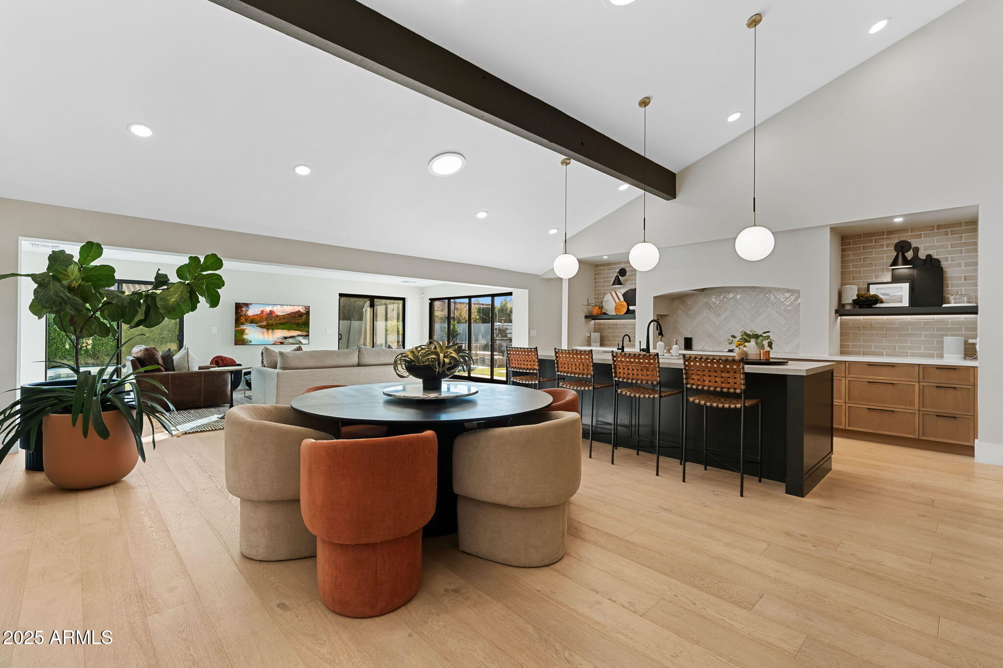 7067 N VIA DE LOS NINOS