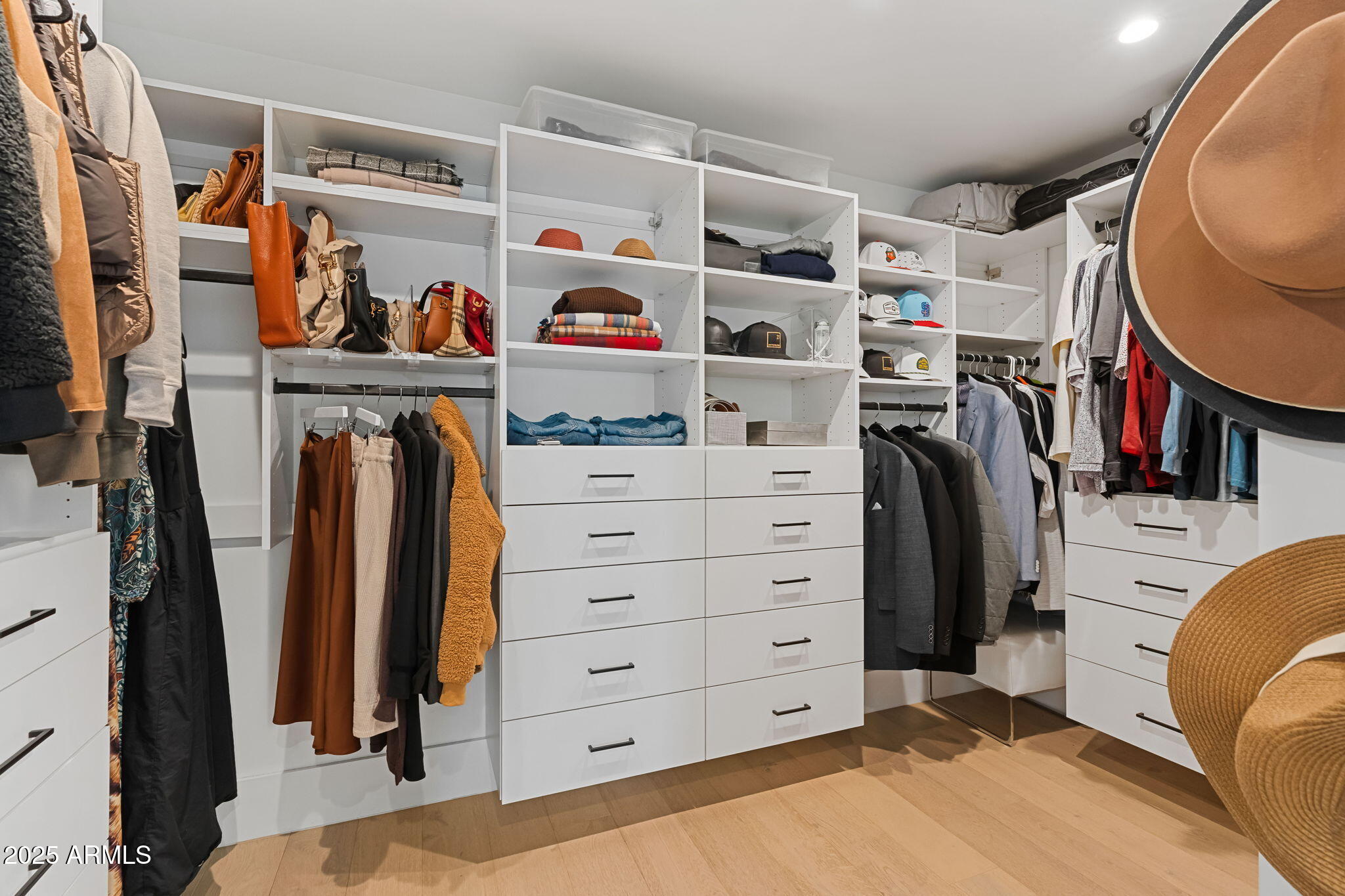 7067 N VIA DE LOS NINOS