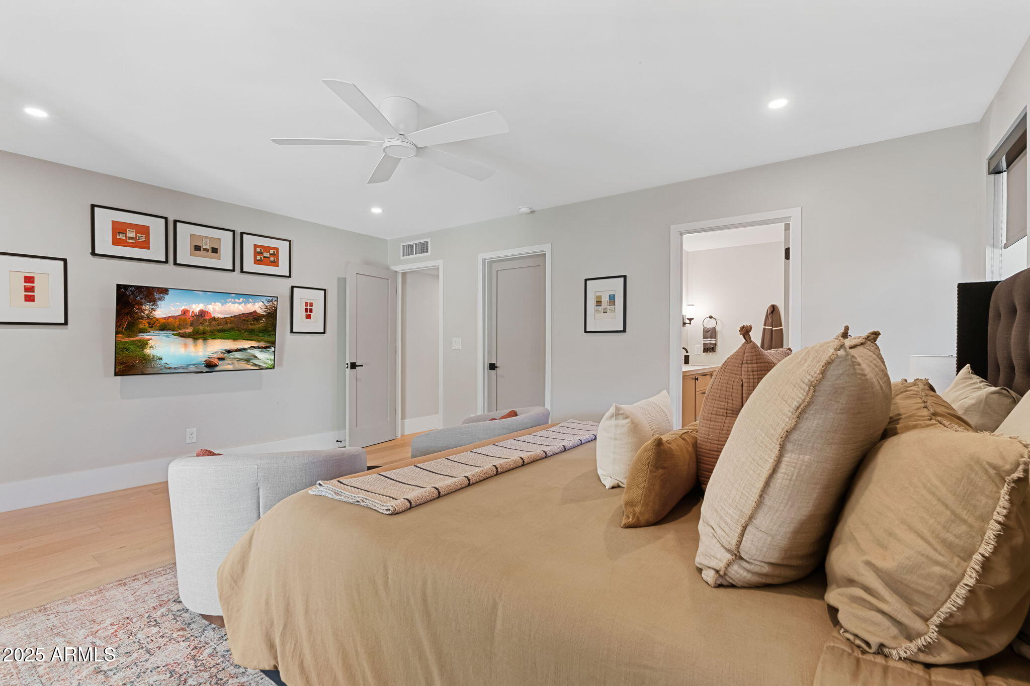 7067 N VIA DE LOS NINOS