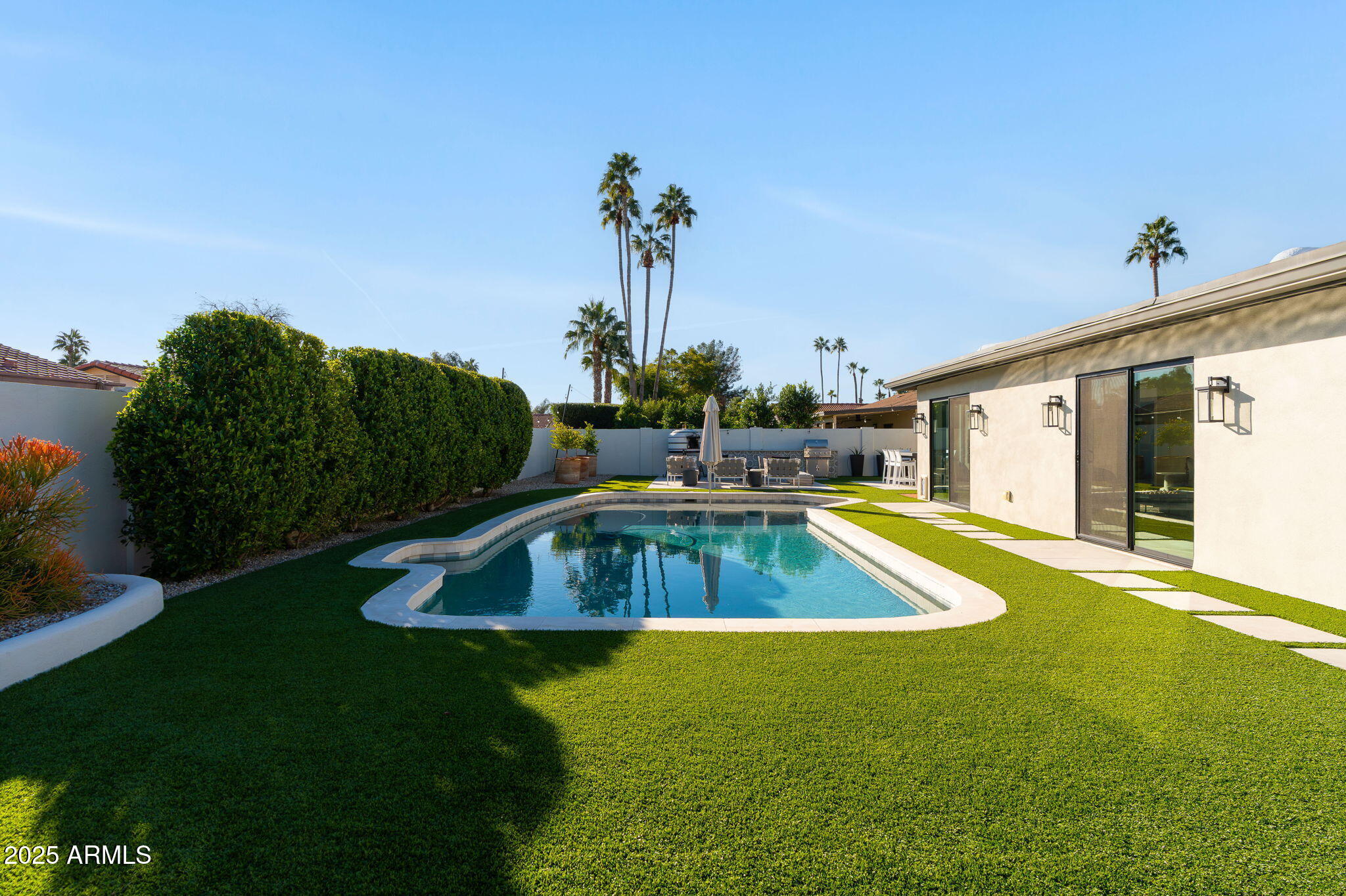 7067 N VIA DE LOS NINOS