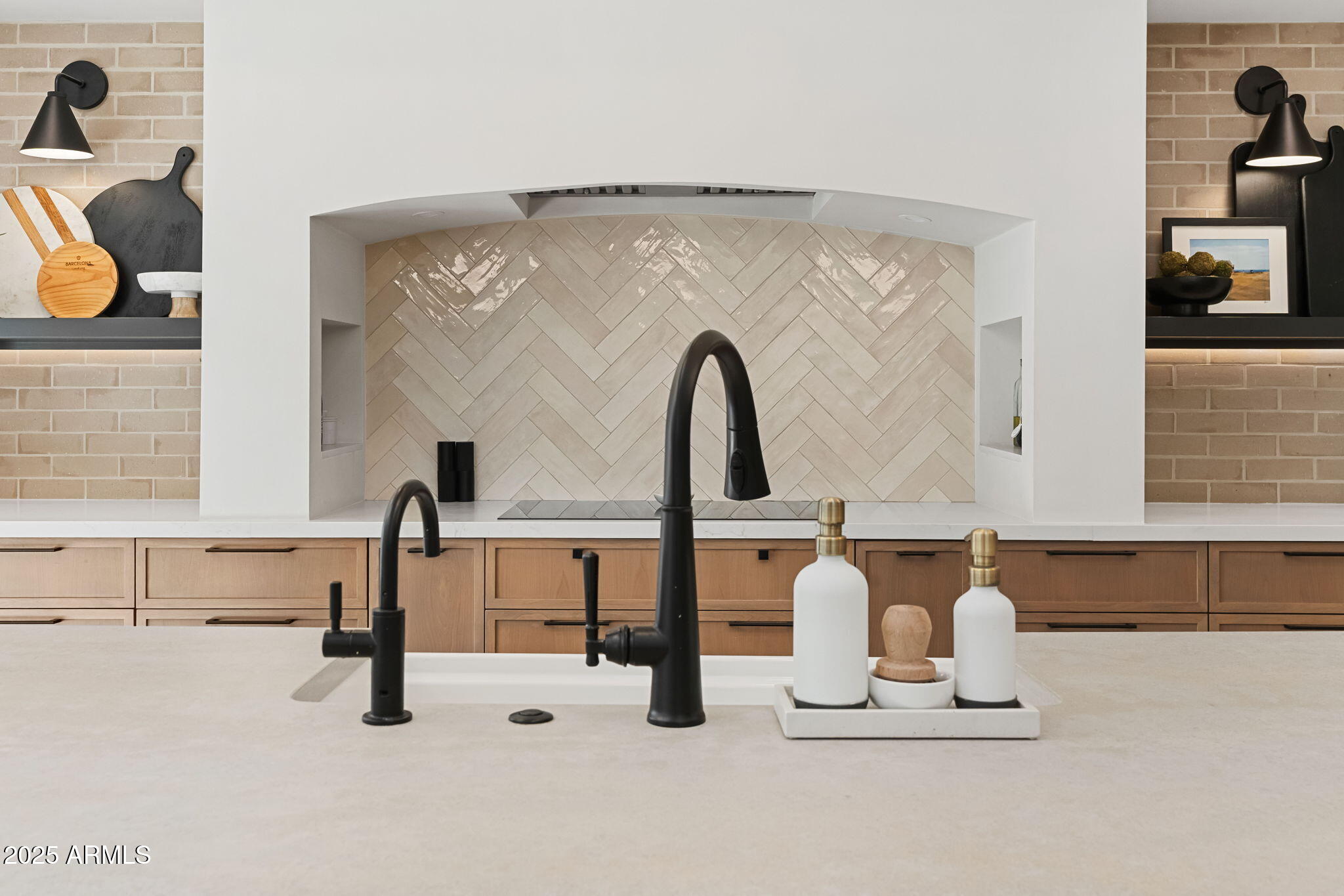 7067 N VIA DE LOS NINOS