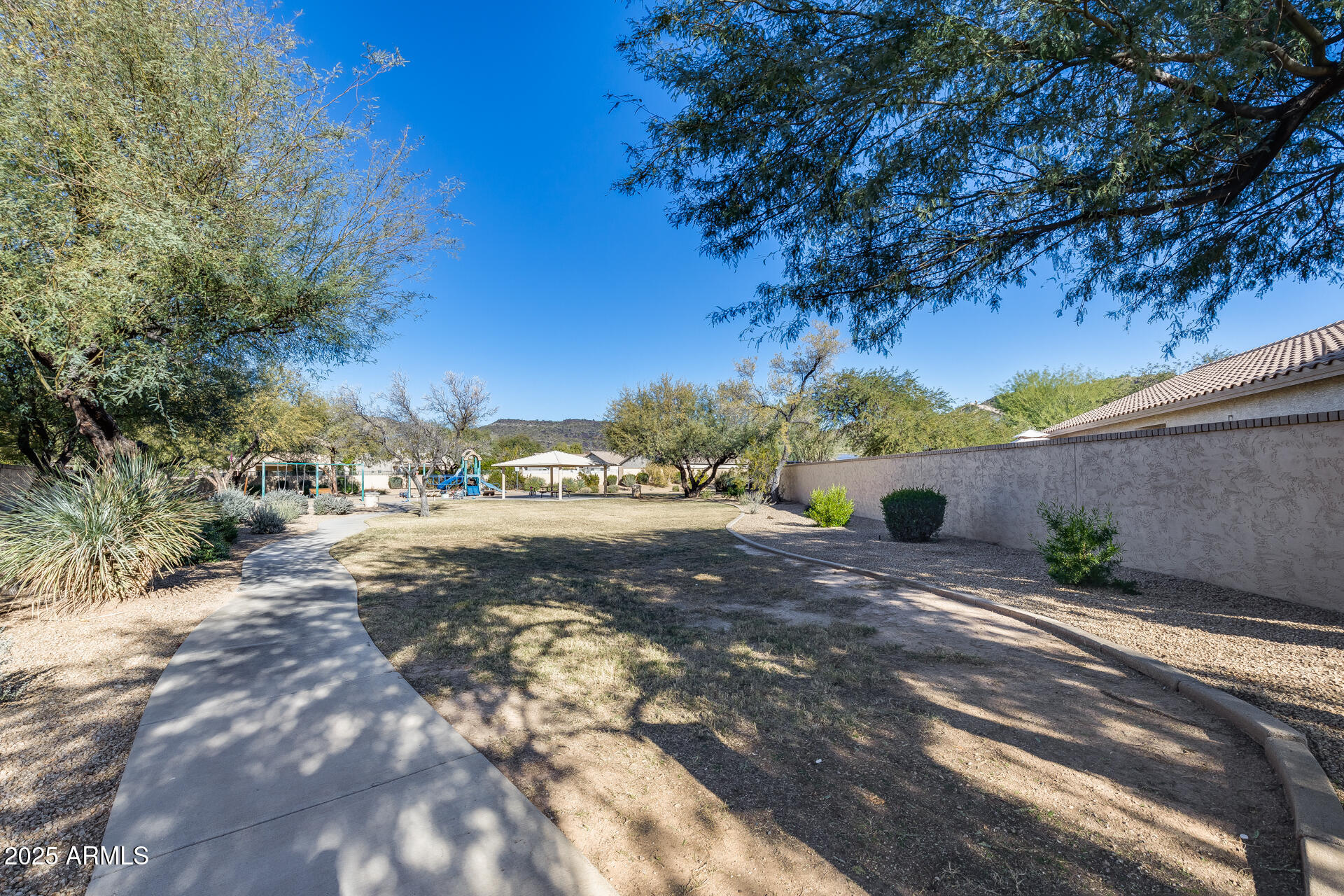 4043 W DESERT HOLLOW Drive