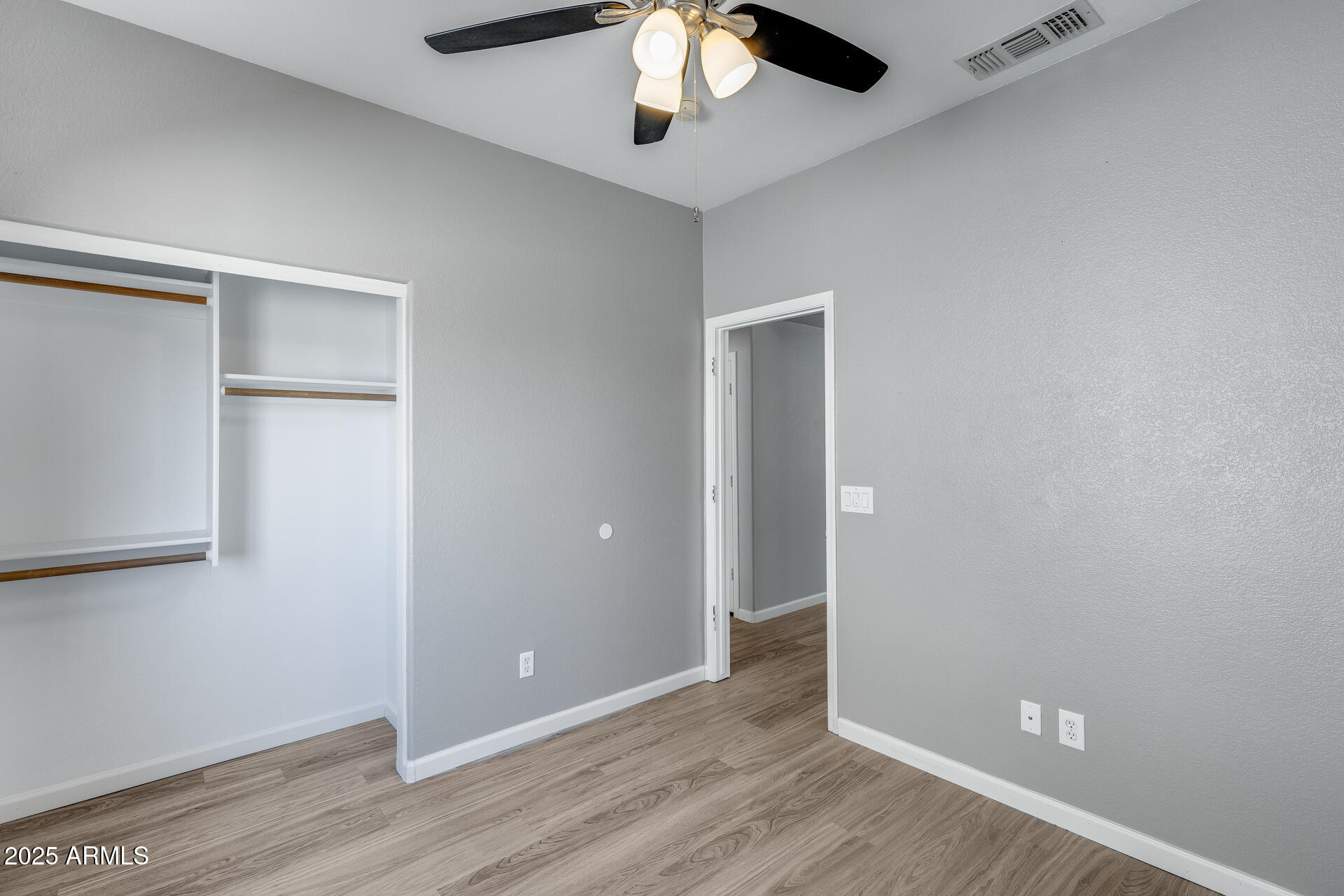 4043 W DESERT HOLLOW Drive