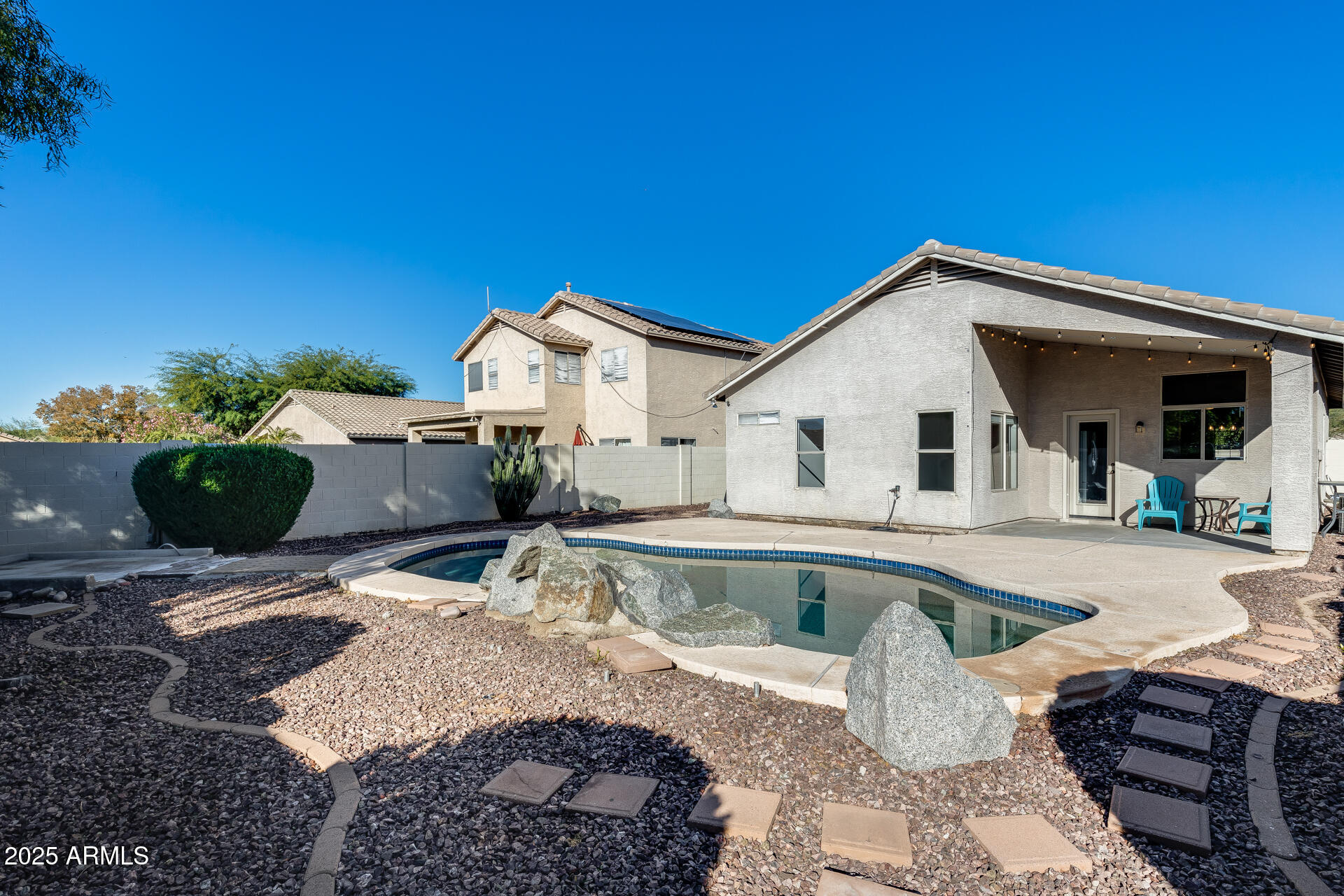 4043 W DESERT HOLLOW Drive