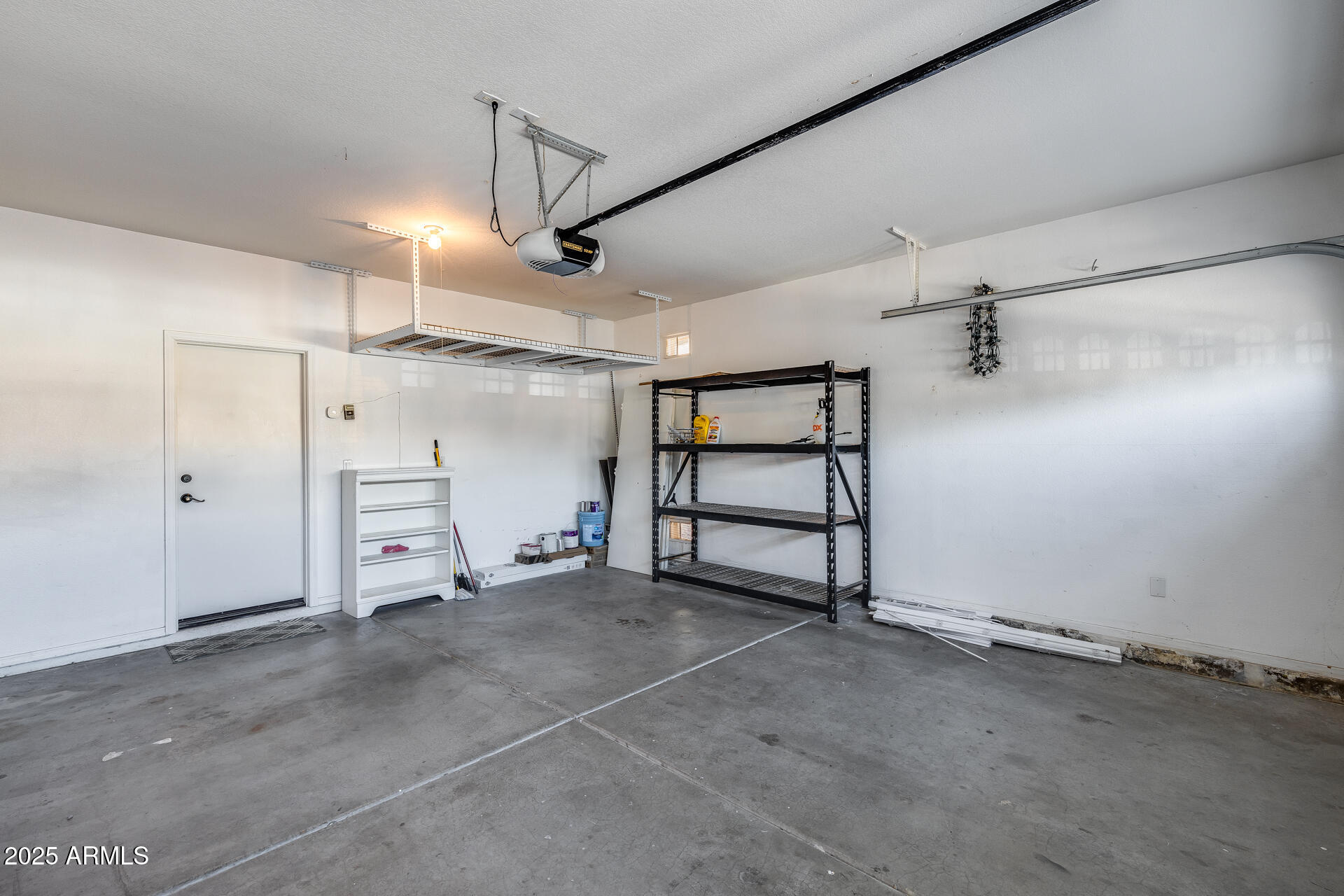 4043 W DESERT HOLLOW Drive