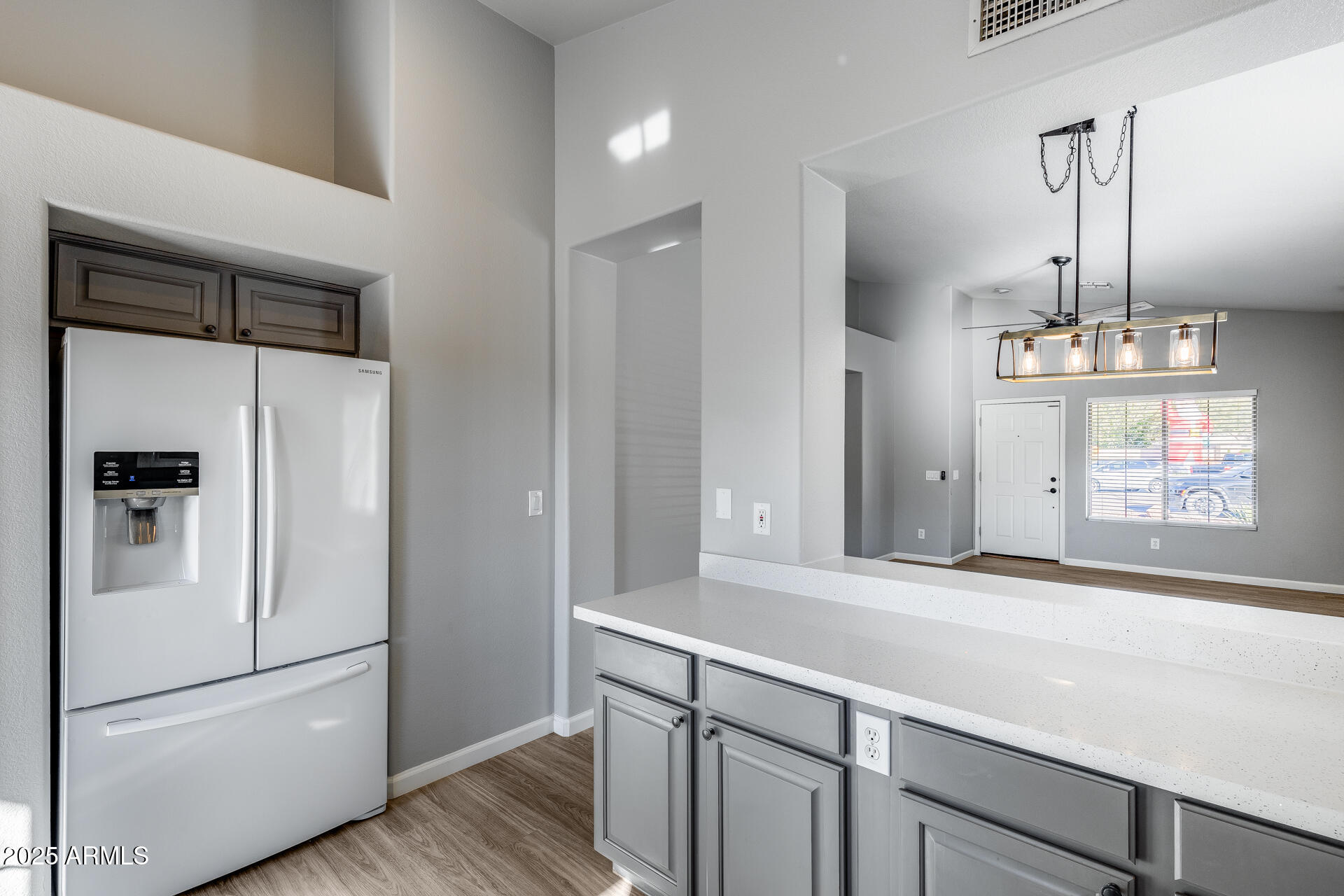 4043 W DESERT HOLLOW Drive