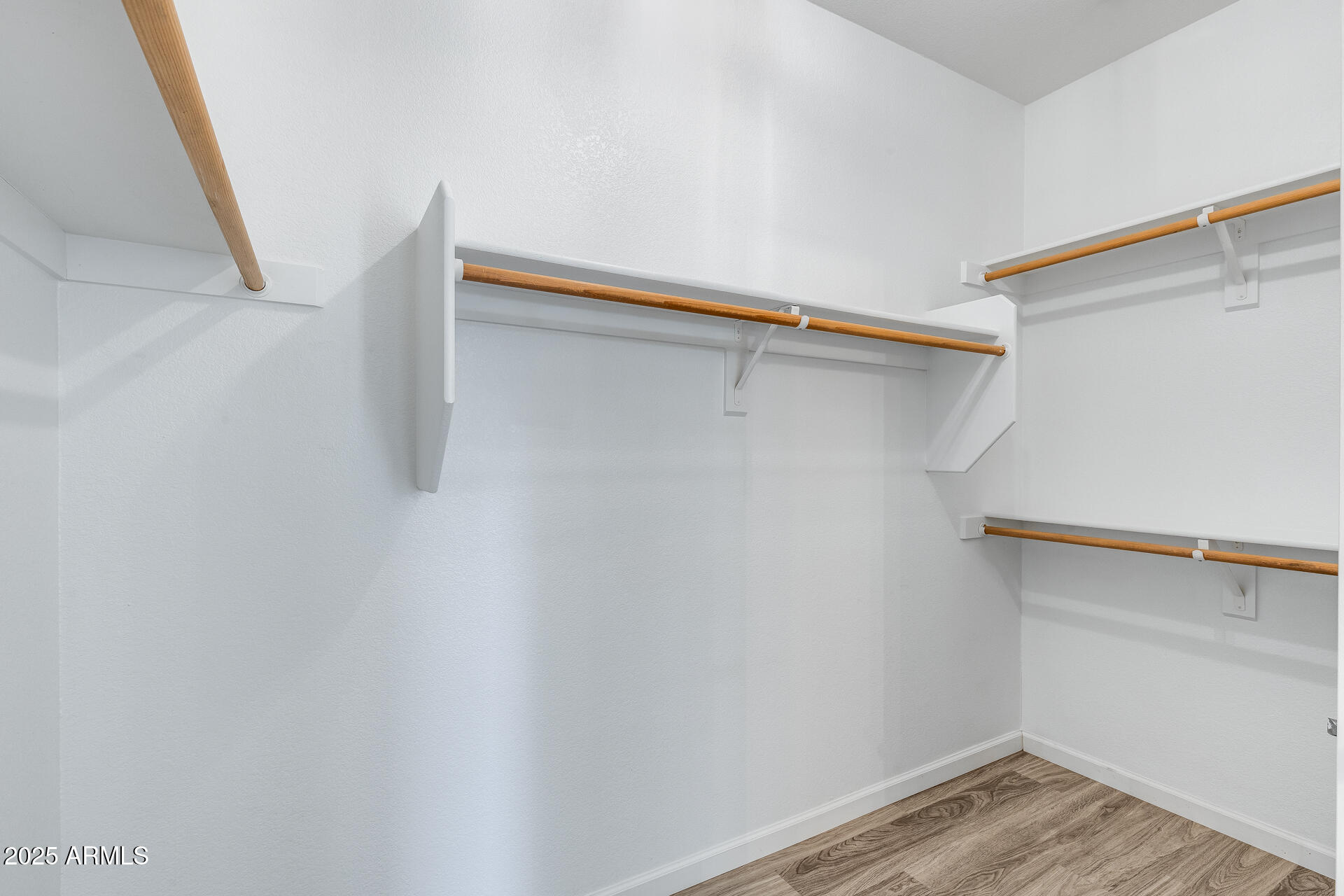 4043 W DESERT HOLLOW Drive