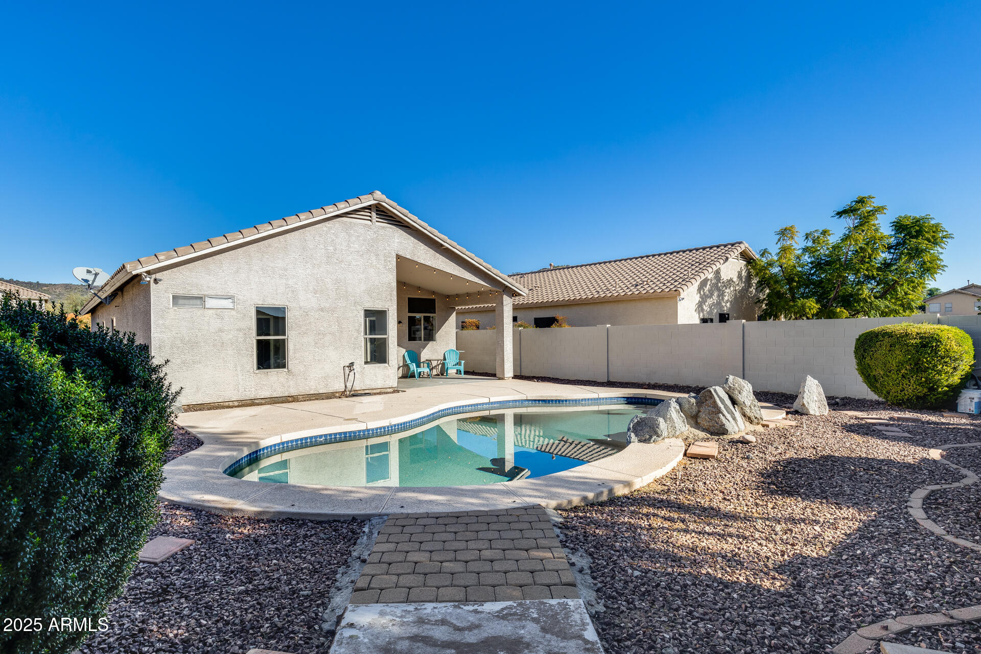 4043 W DESERT HOLLOW Drive
