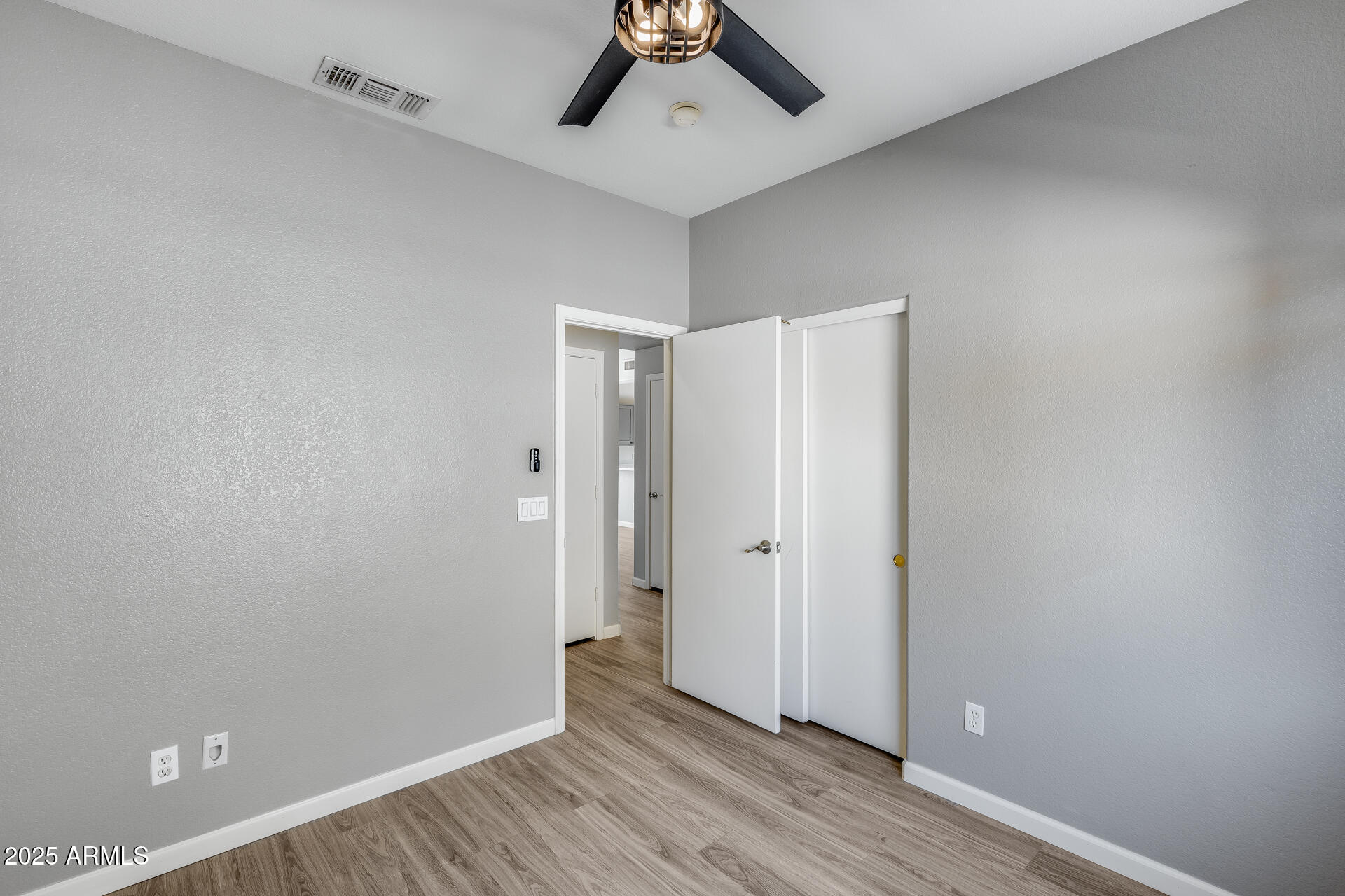 4043 W DESERT HOLLOW Drive