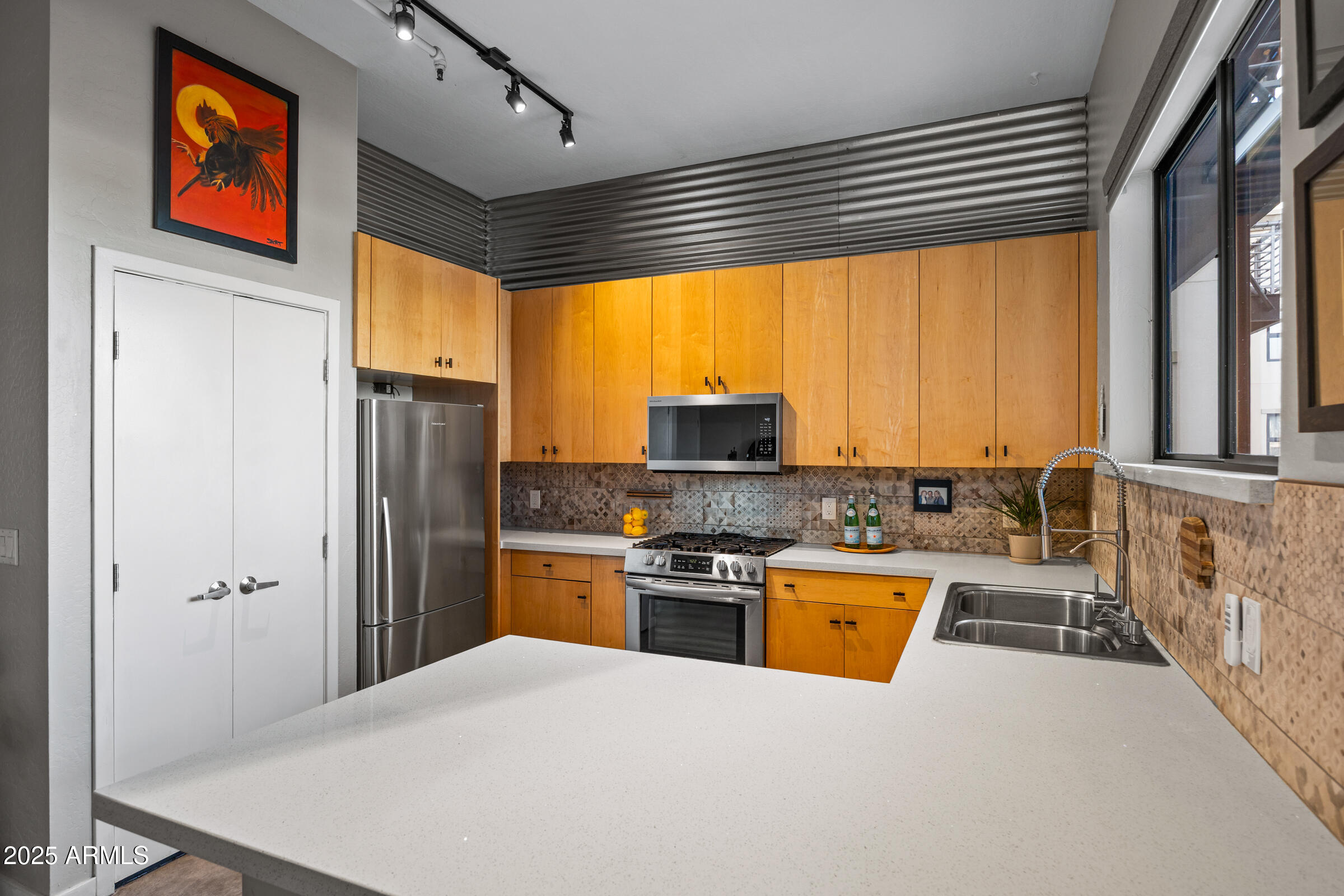 914 E OSBORN Road 306