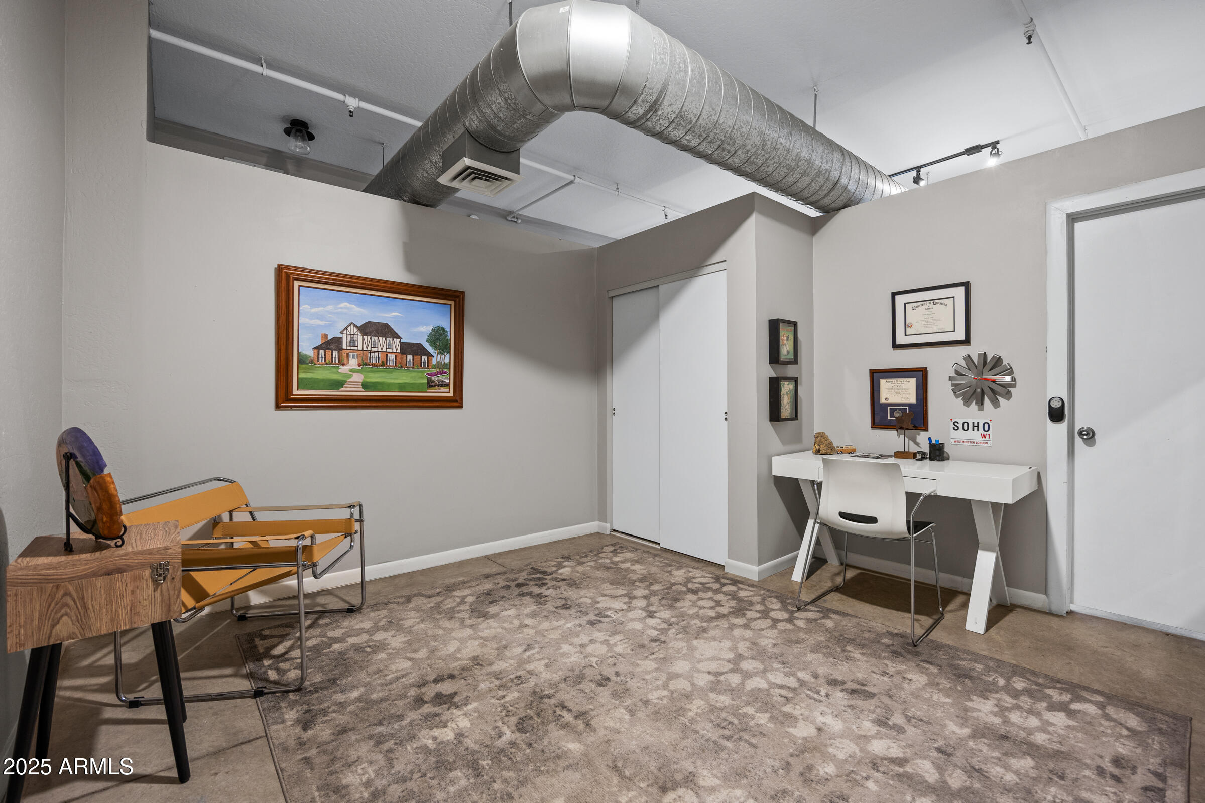 914 E OSBORN Road 306