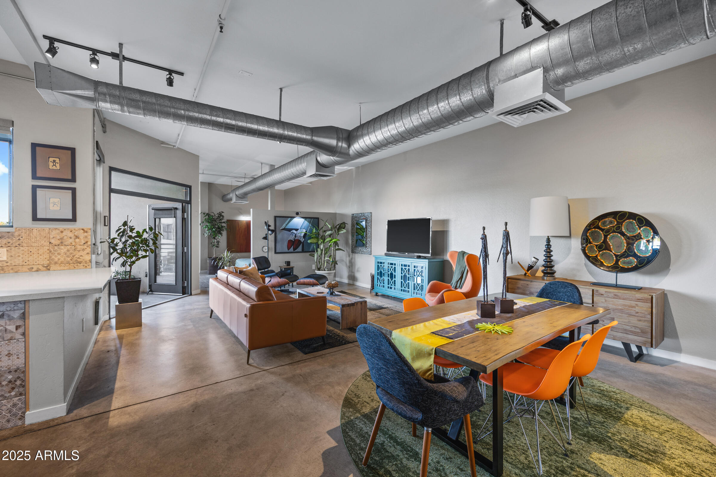 914 E OSBORN Road 306