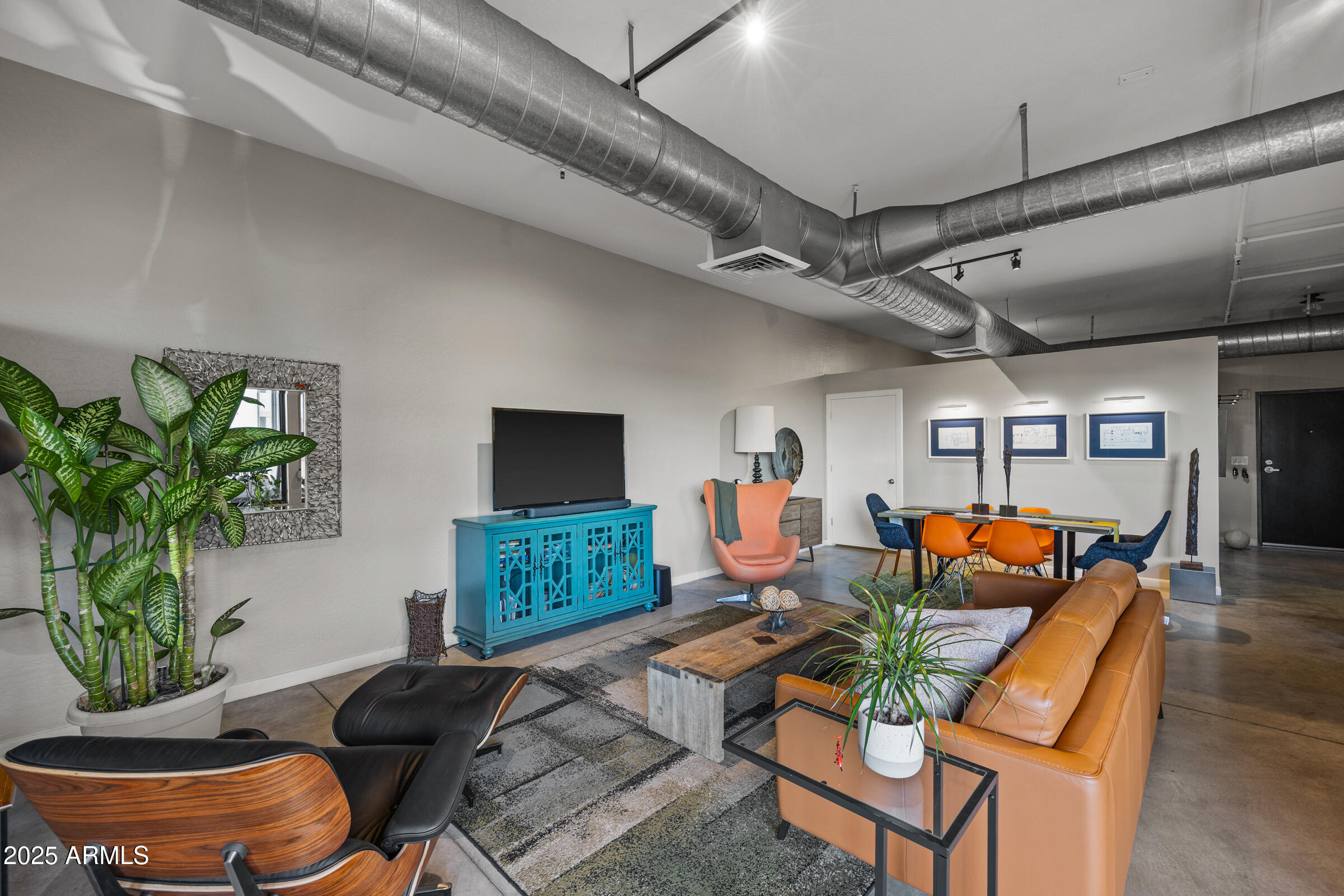 914 E OSBORN Road 306