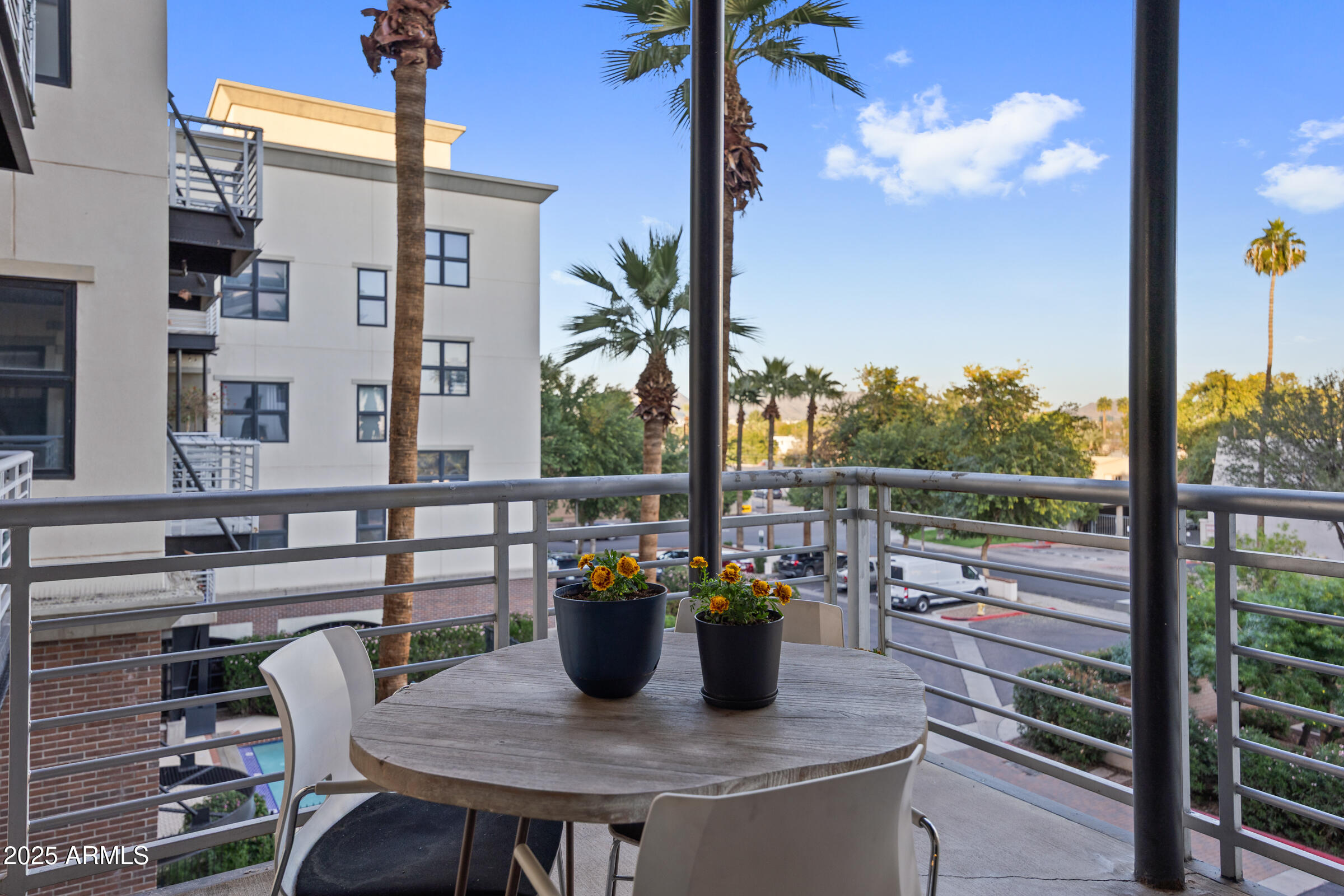 914 E OSBORN Road 306