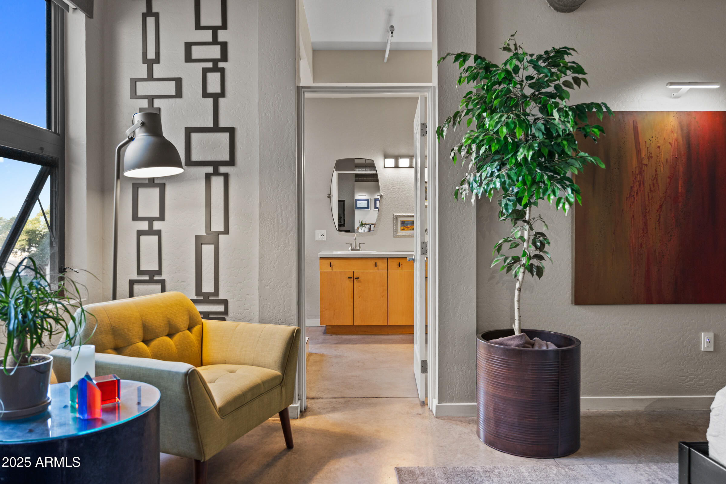 914 E OSBORN Road 306