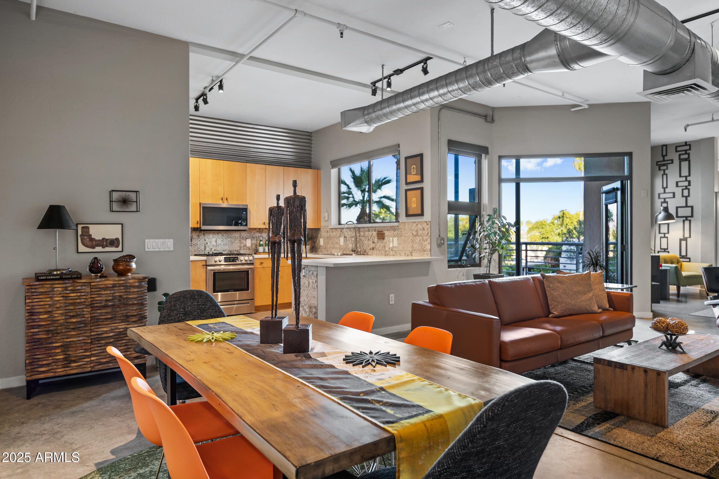 914 E OSBORN Road 306