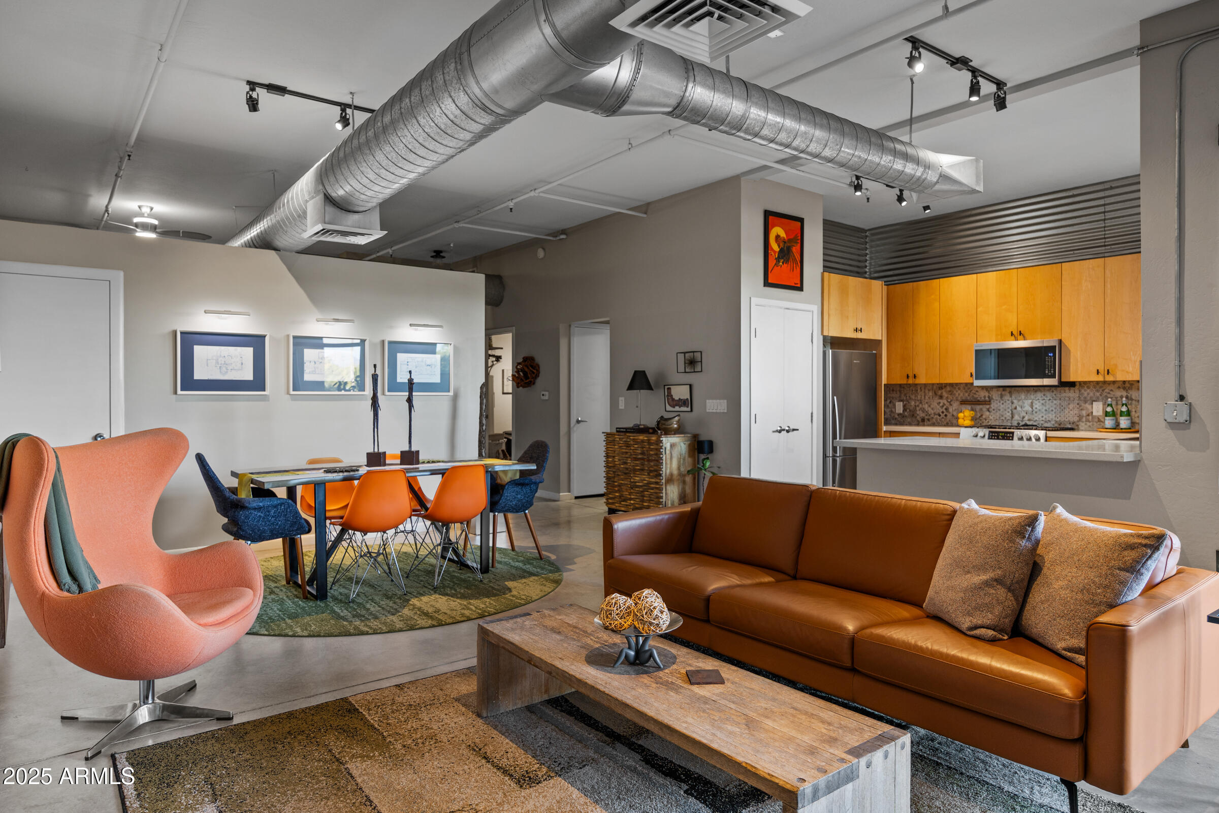 914 E OSBORN Road 306