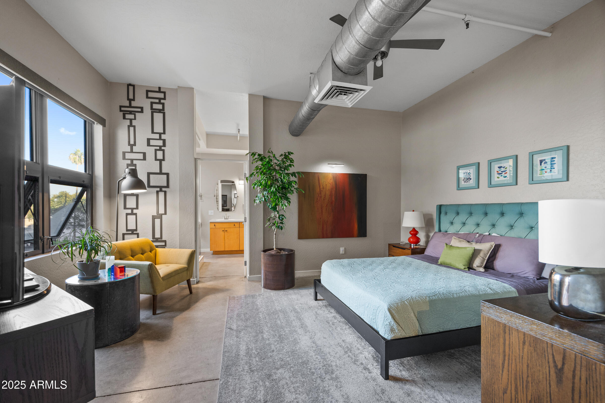 914 E OSBORN Road 306