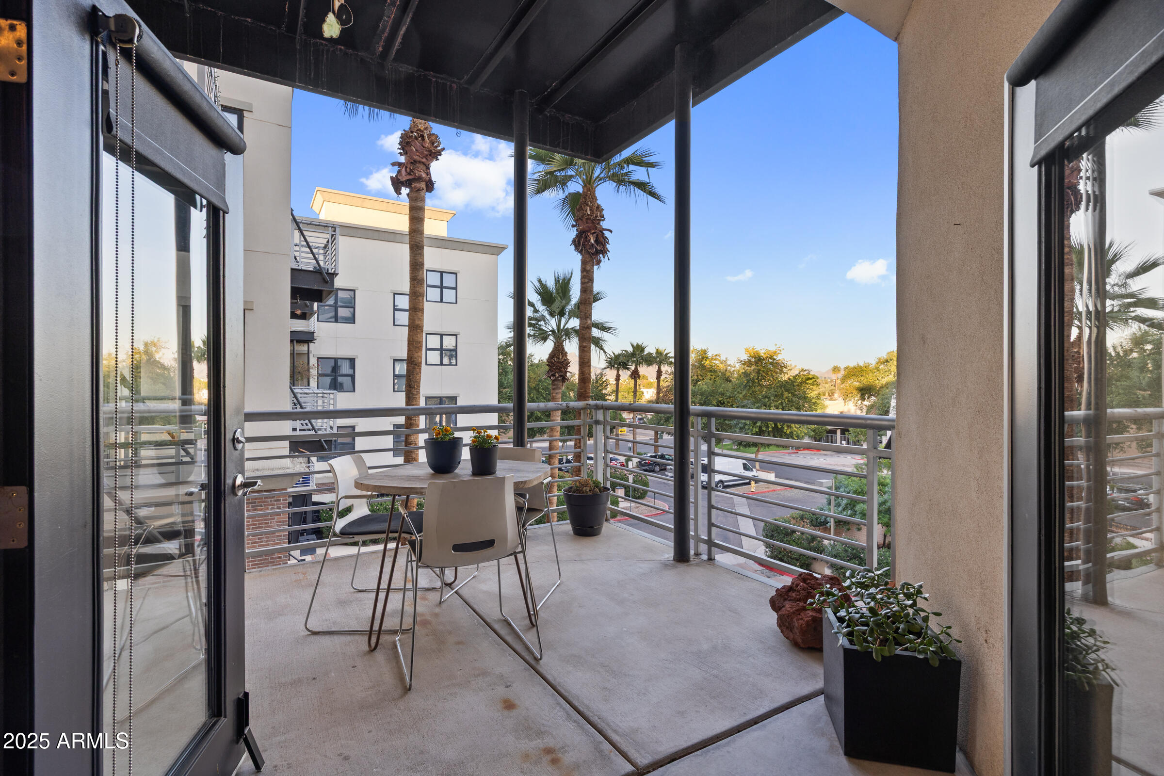 914 E OSBORN Road 306