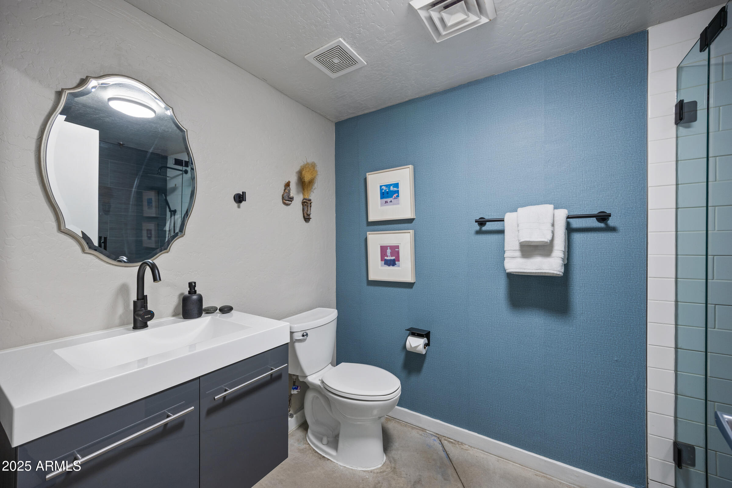 914 E OSBORN Road 306