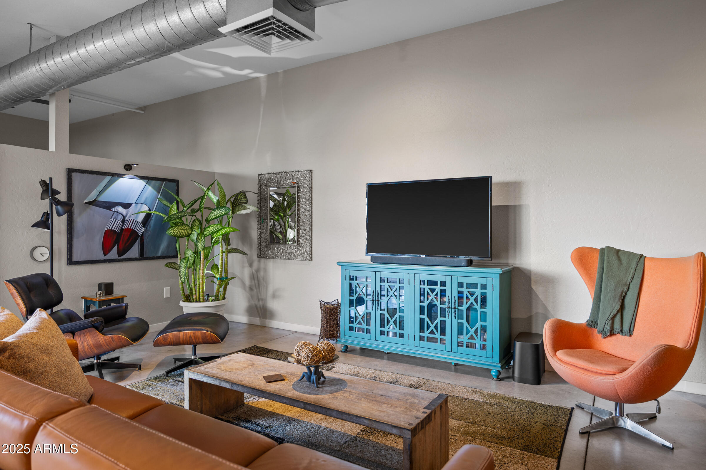 914 E OSBORN Road 306