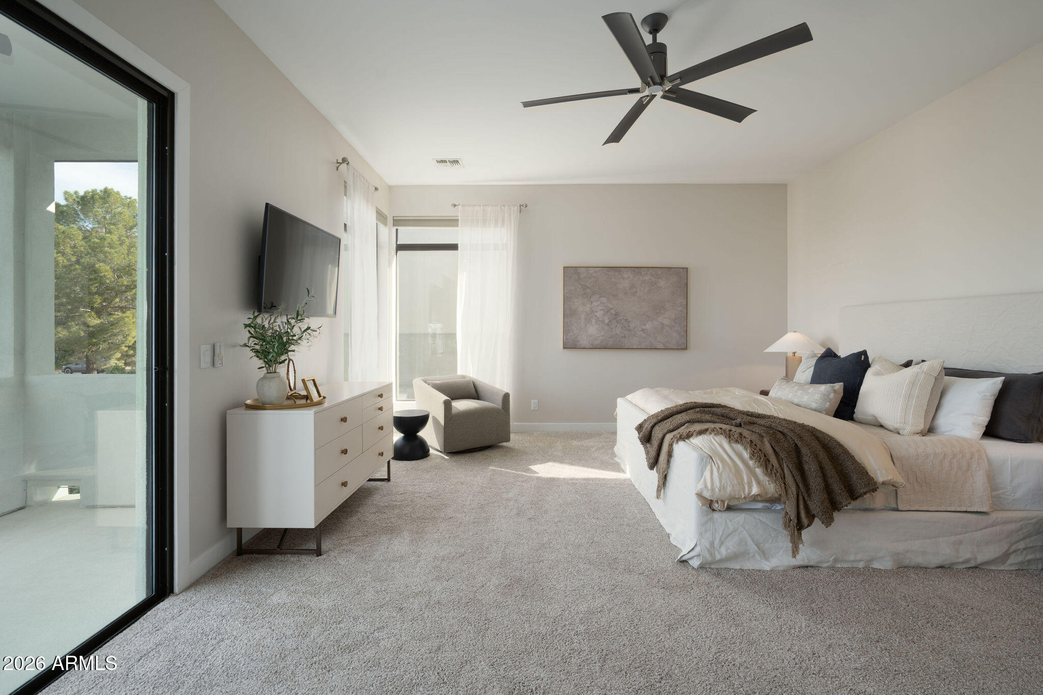 4533 E MONTECITO Avenue