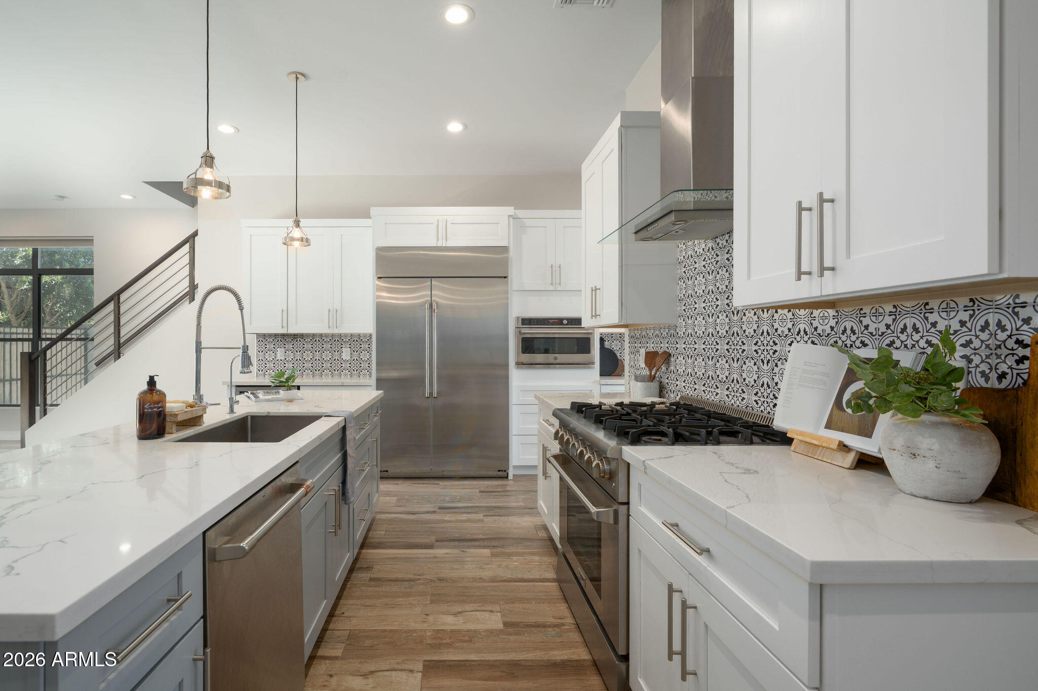 4533 E MONTECITO Avenue