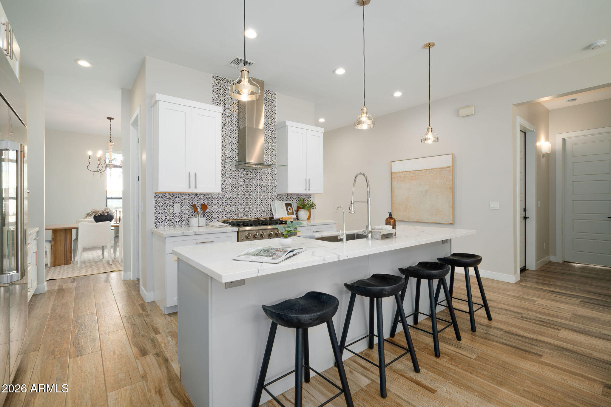 4533 E MONTECITO Avenue