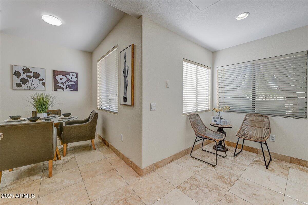 15151 N Frank Lloyd Wright Boulevard 1075
