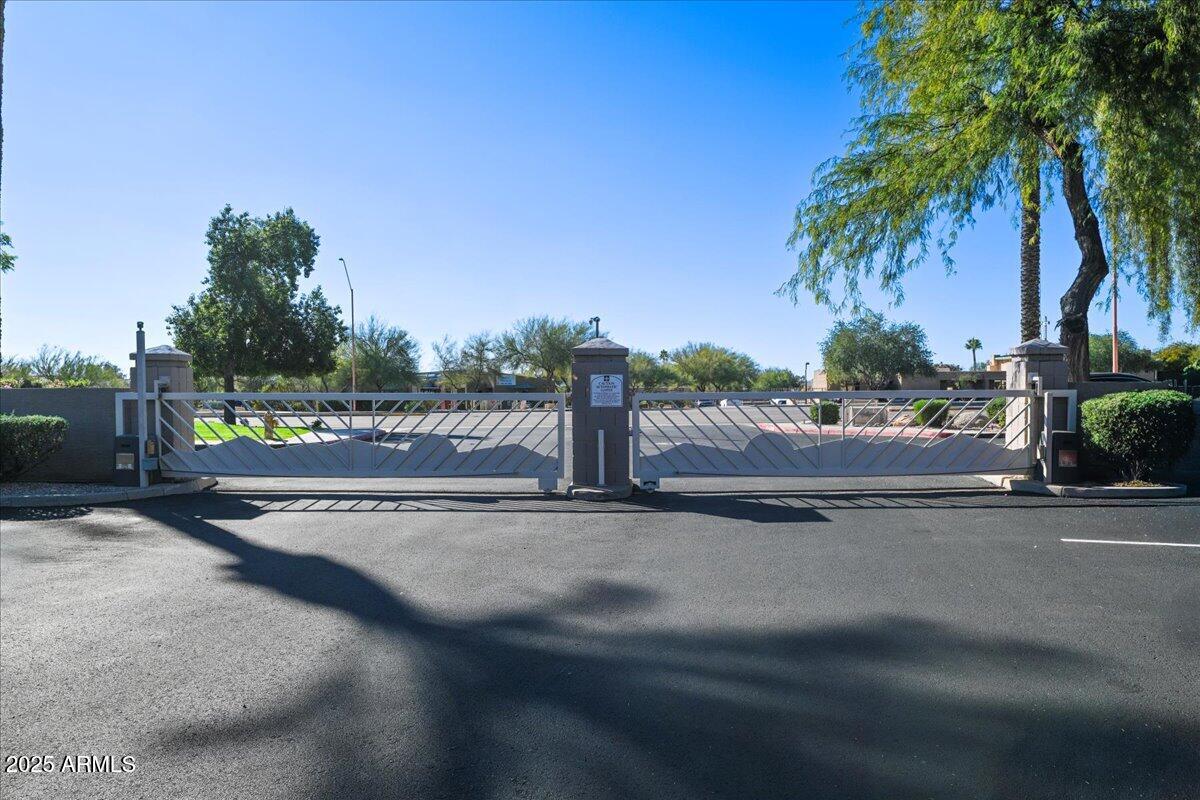 15151 N Frank Lloyd Wright Boulevard 1075