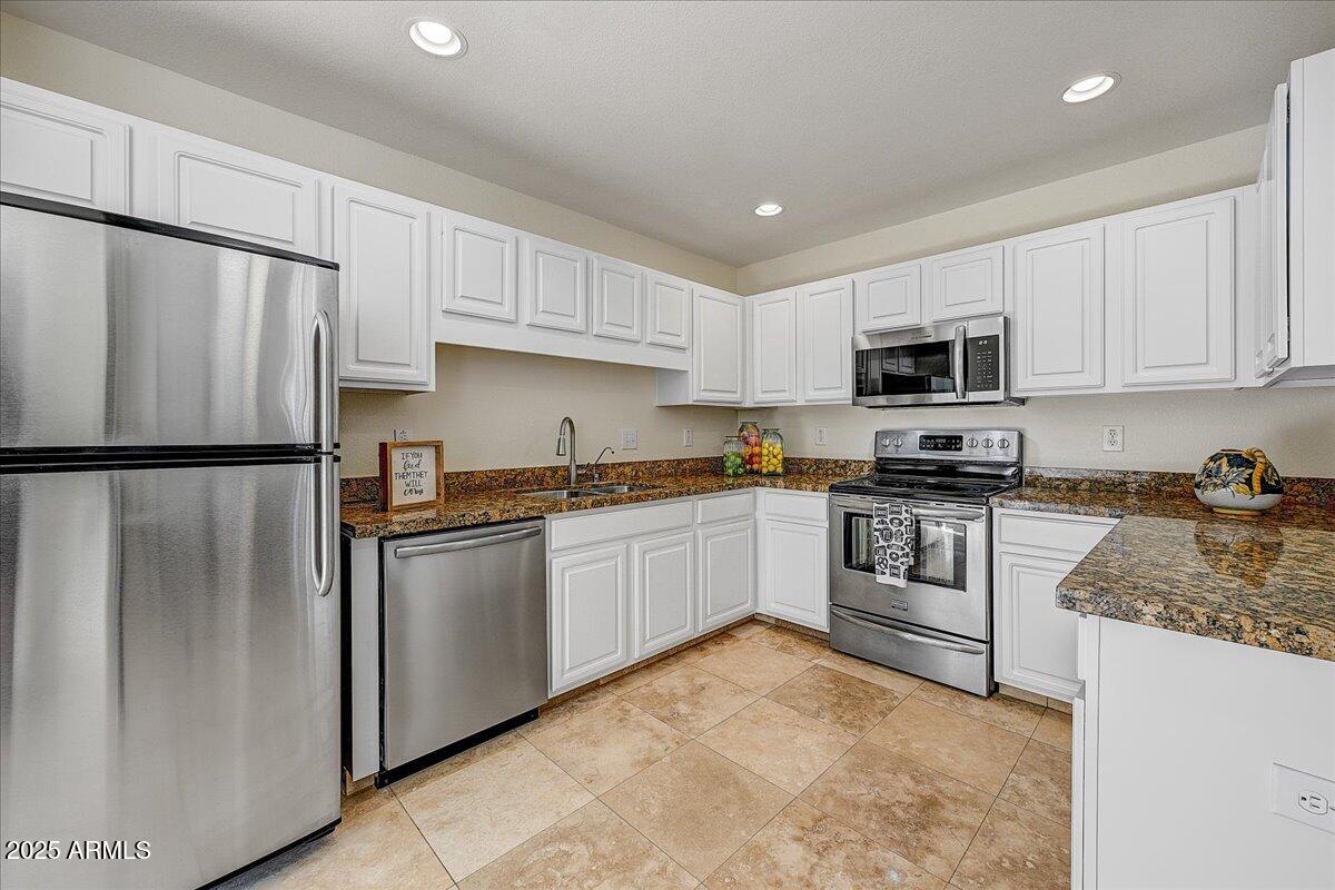 15151 N Frank Lloyd Wright Boulevard 1075