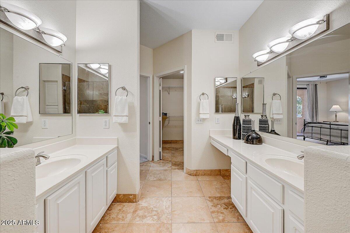 15151 N Frank Lloyd Wright Boulevard 1075