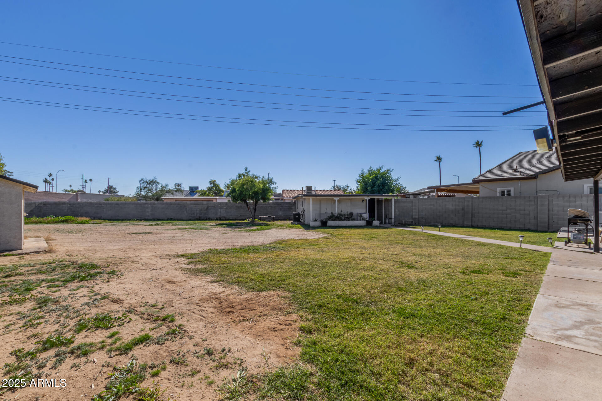 4713 E HIDALGO Avenue