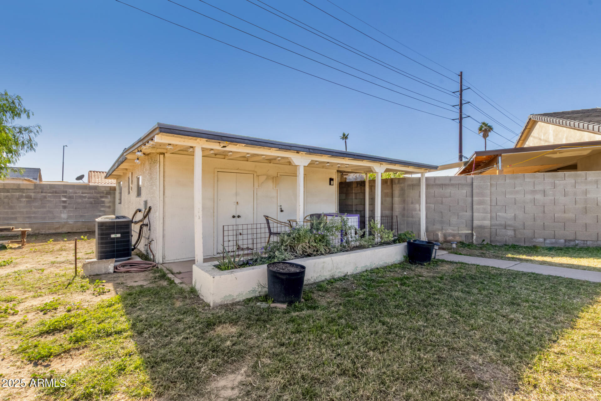 4713 E HIDALGO Avenue