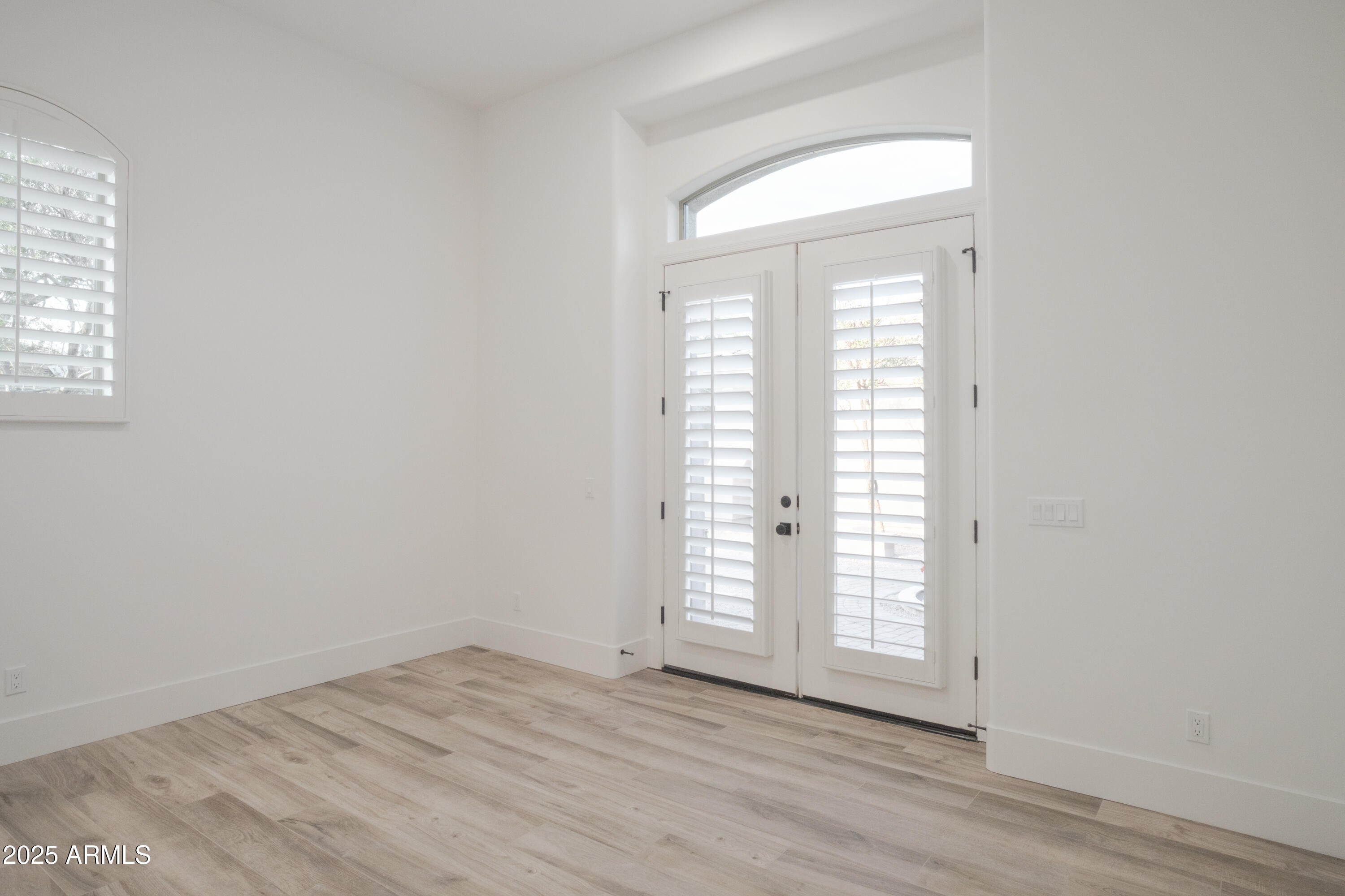 11573 E WINCHCOMB Drive