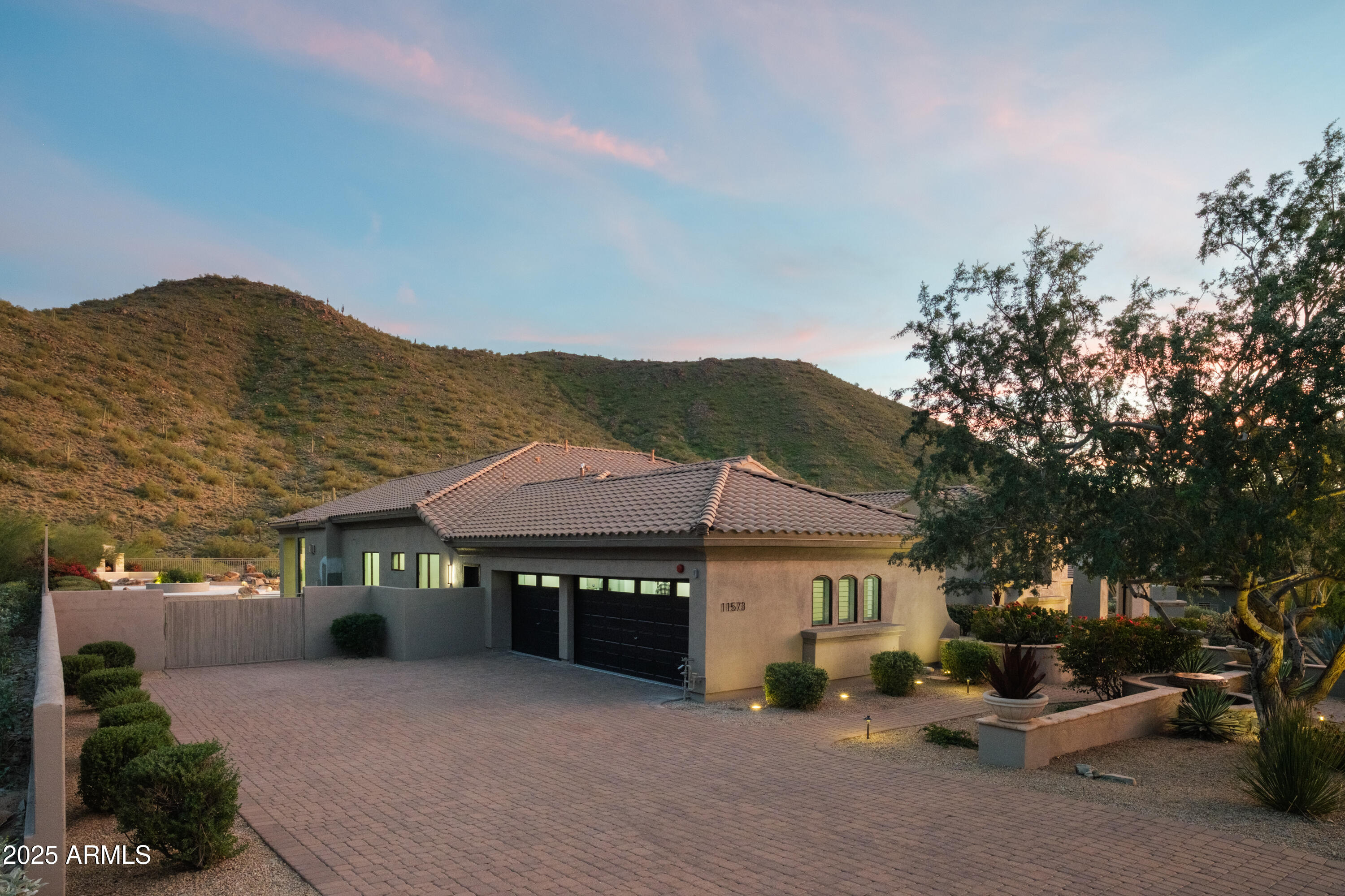 11573 E WINCHCOMB Drive