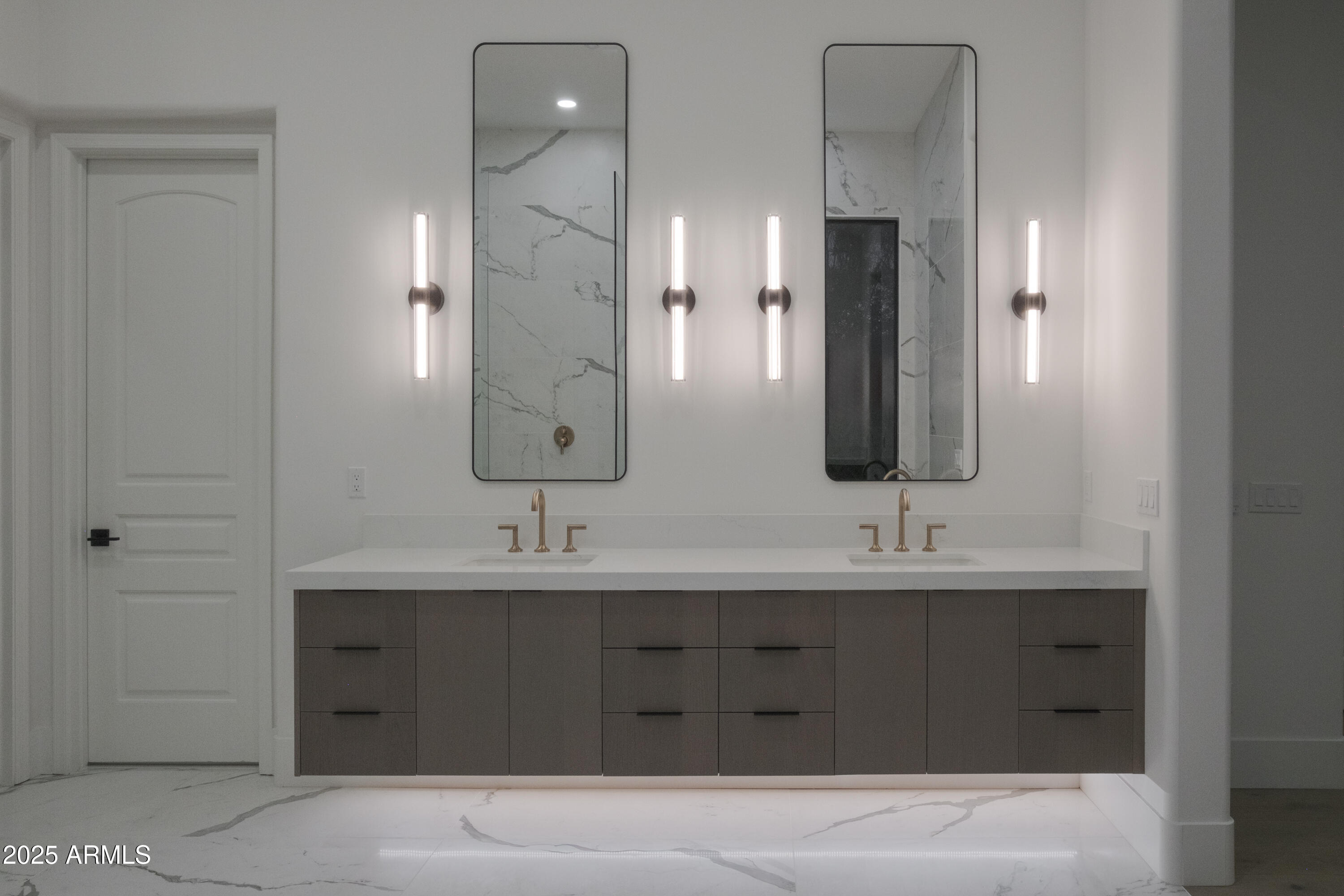 11573 E WINCHCOMB Drive