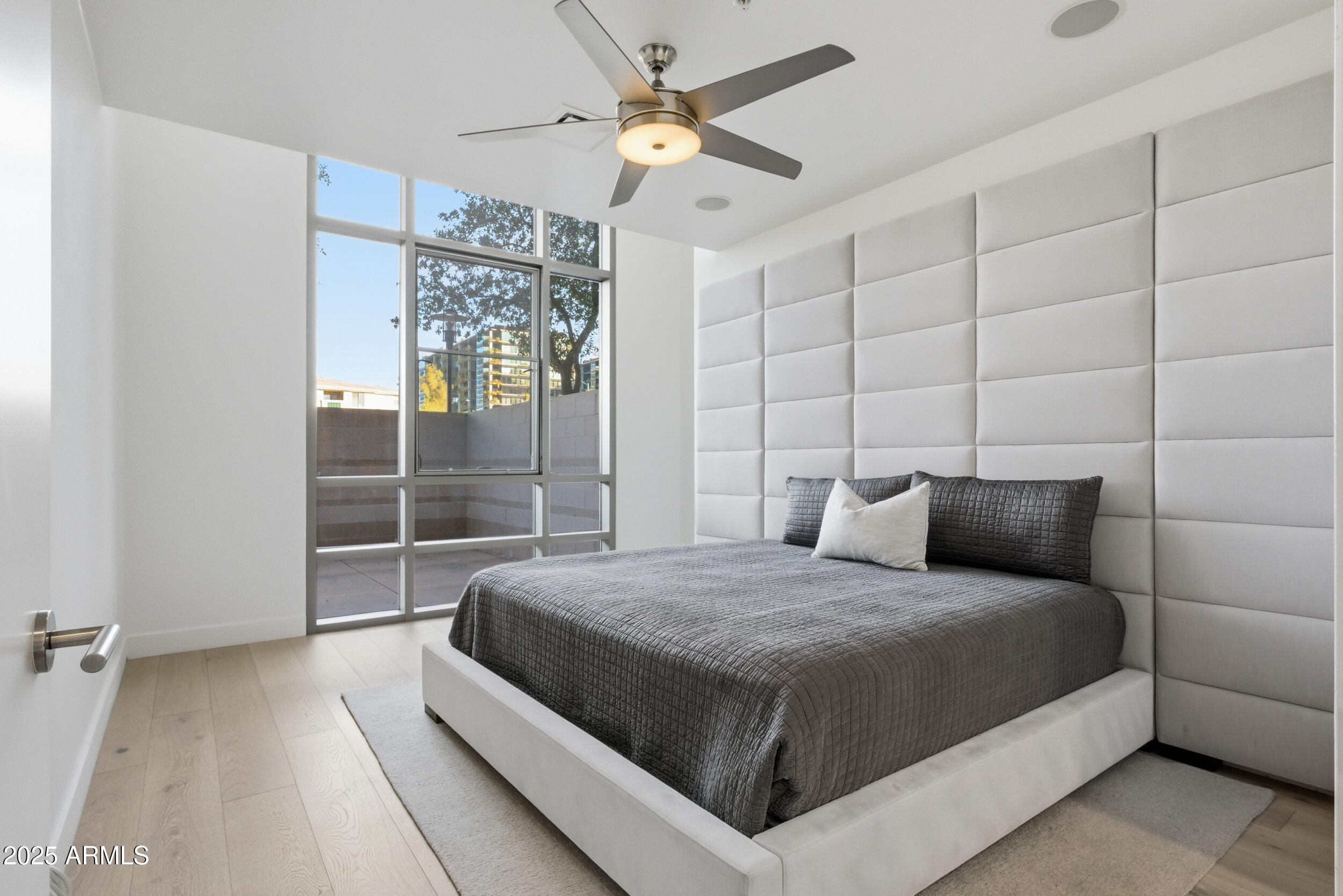 15215 N KIERLAND Boulevard 103