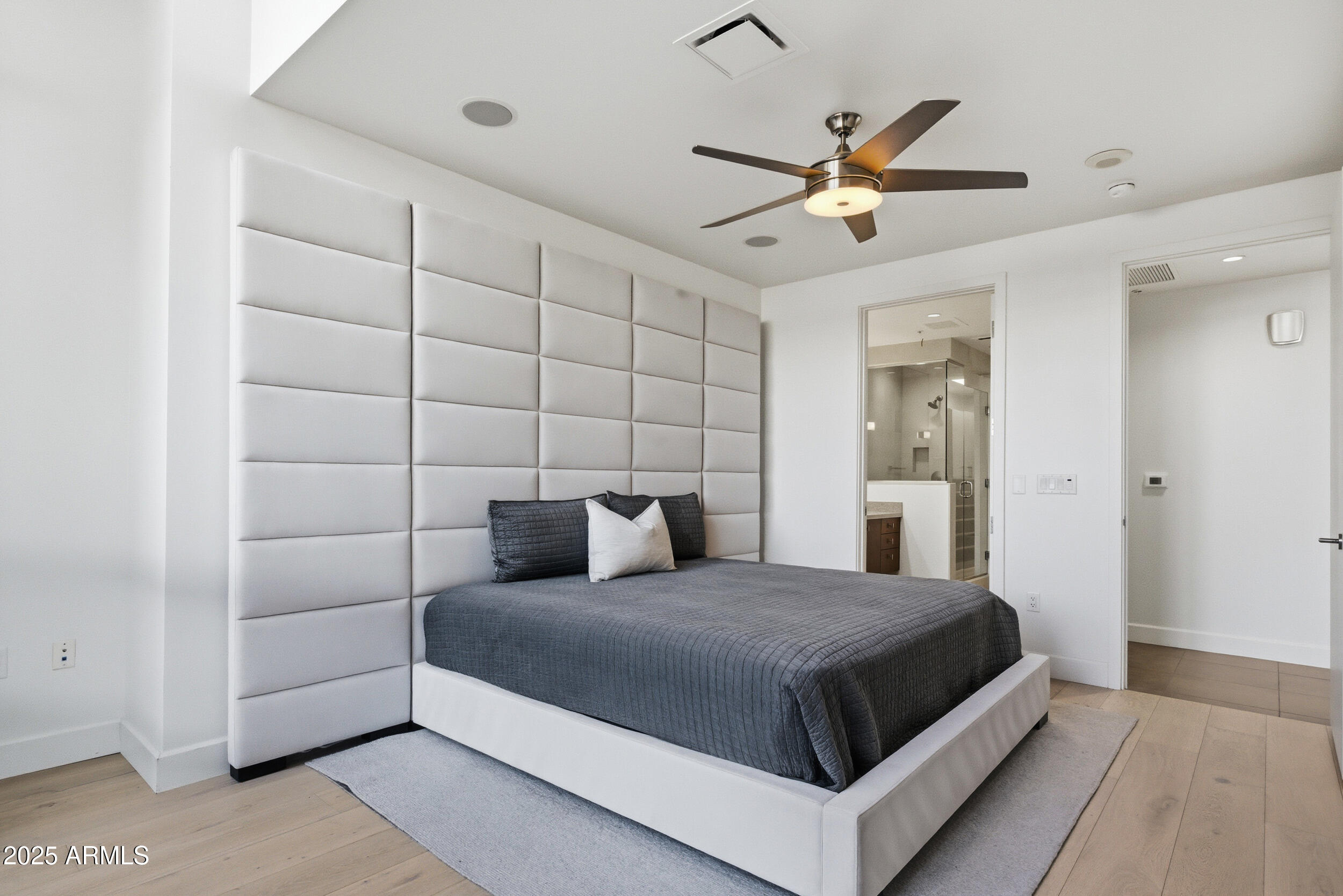 15215 N KIERLAND Boulevard 103