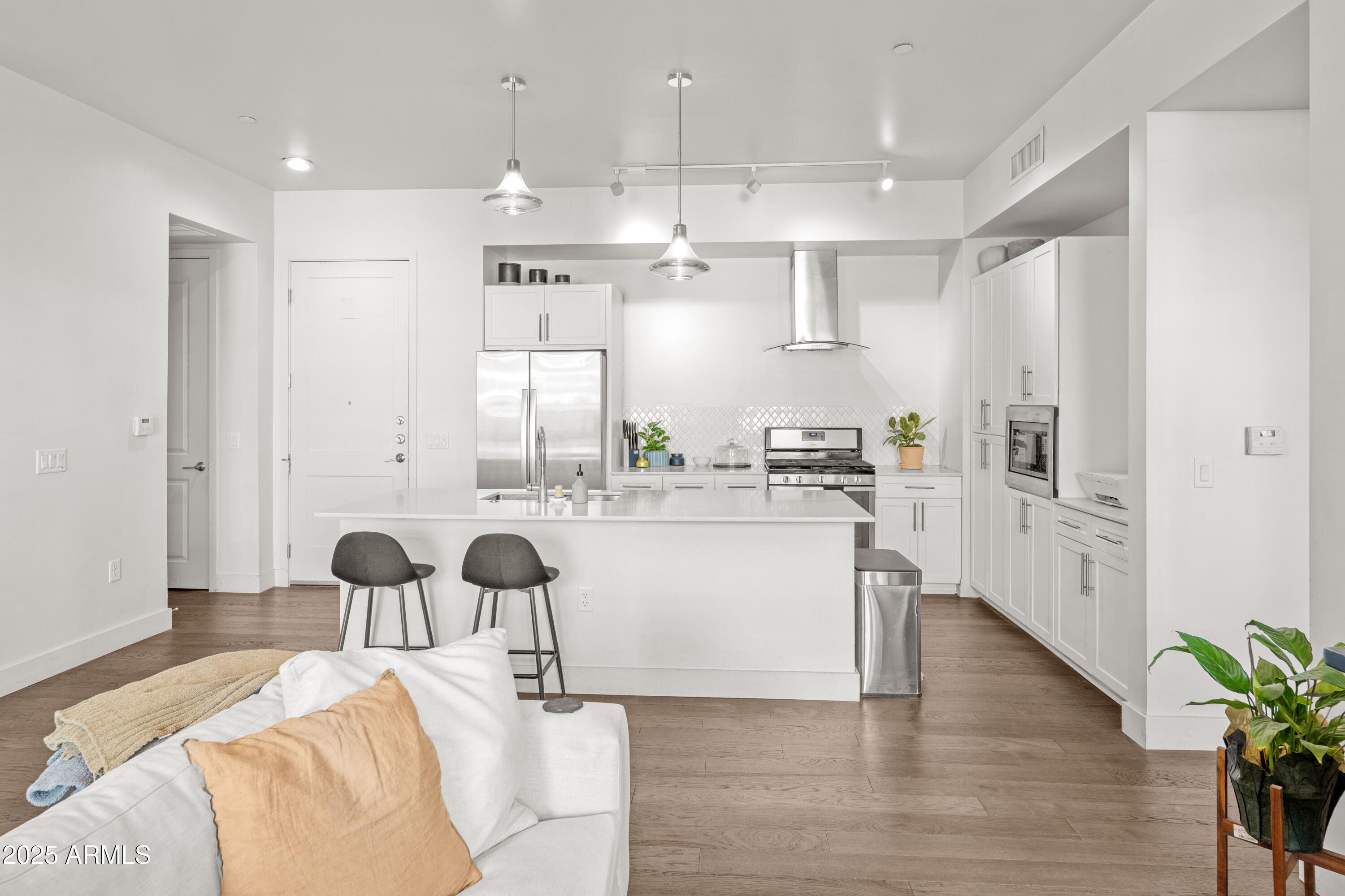 3131 N CENTRAL Avenue 3006