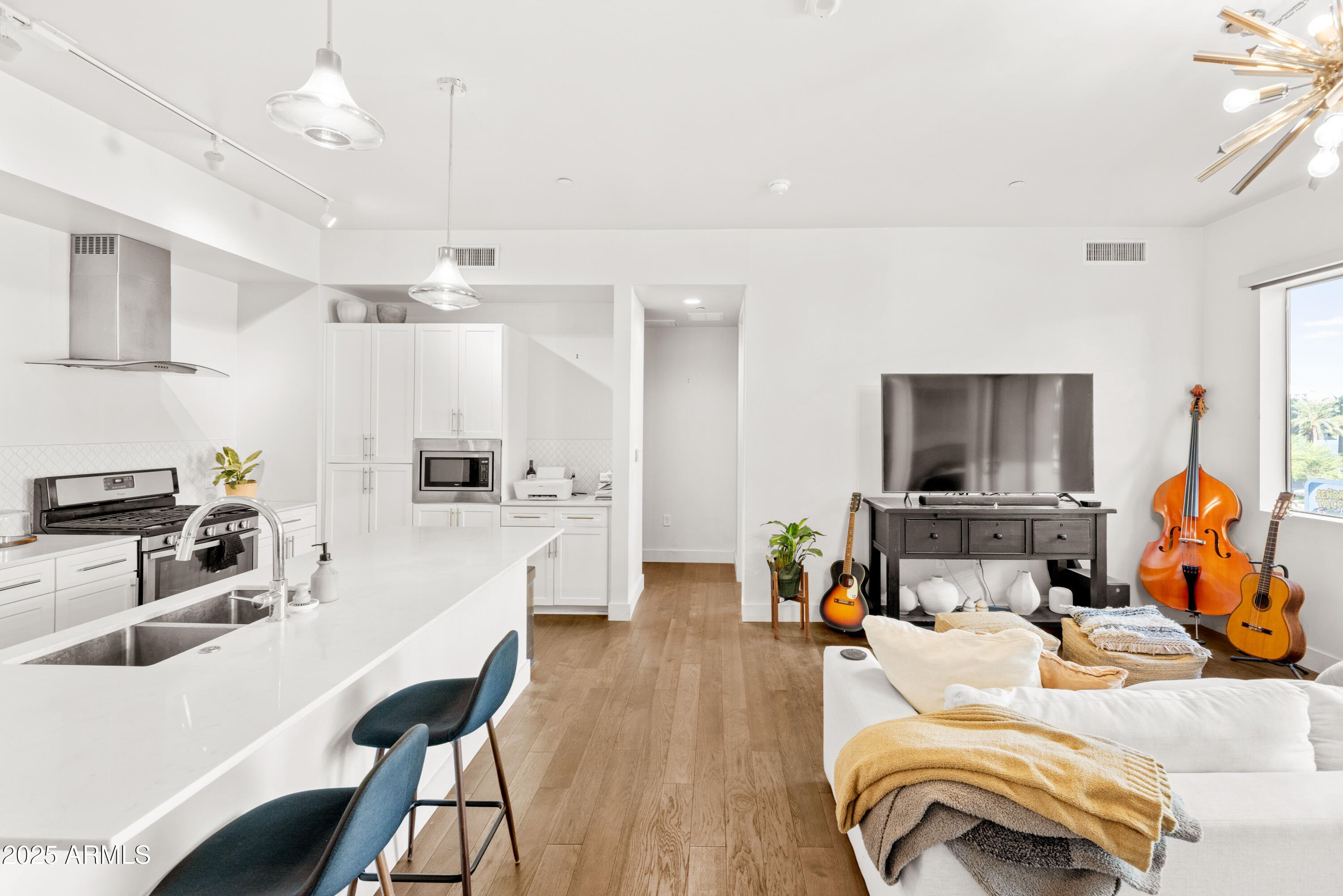 3131 N CENTRAL Avenue 3006