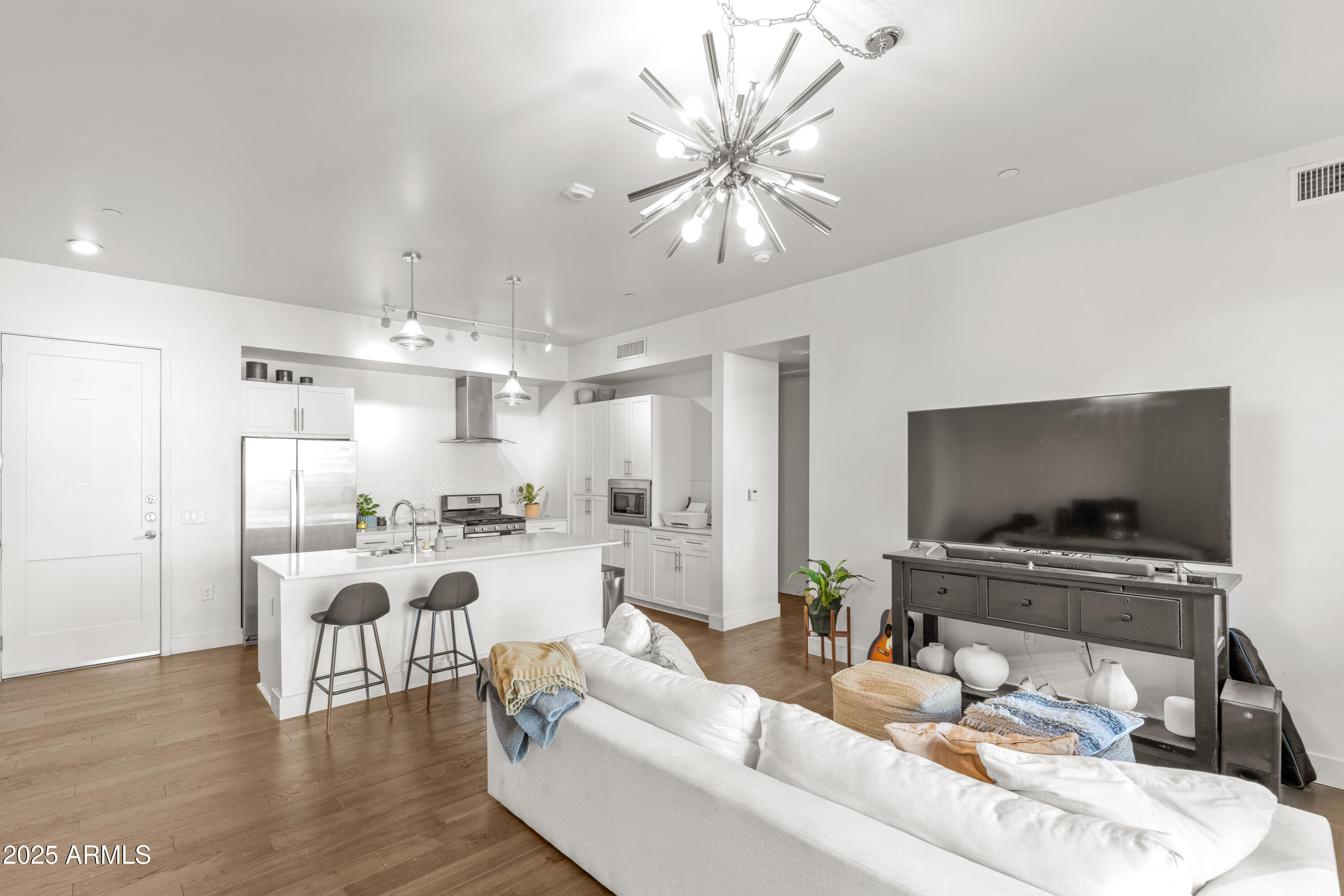 3131 N CENTRAL Avenue 3006