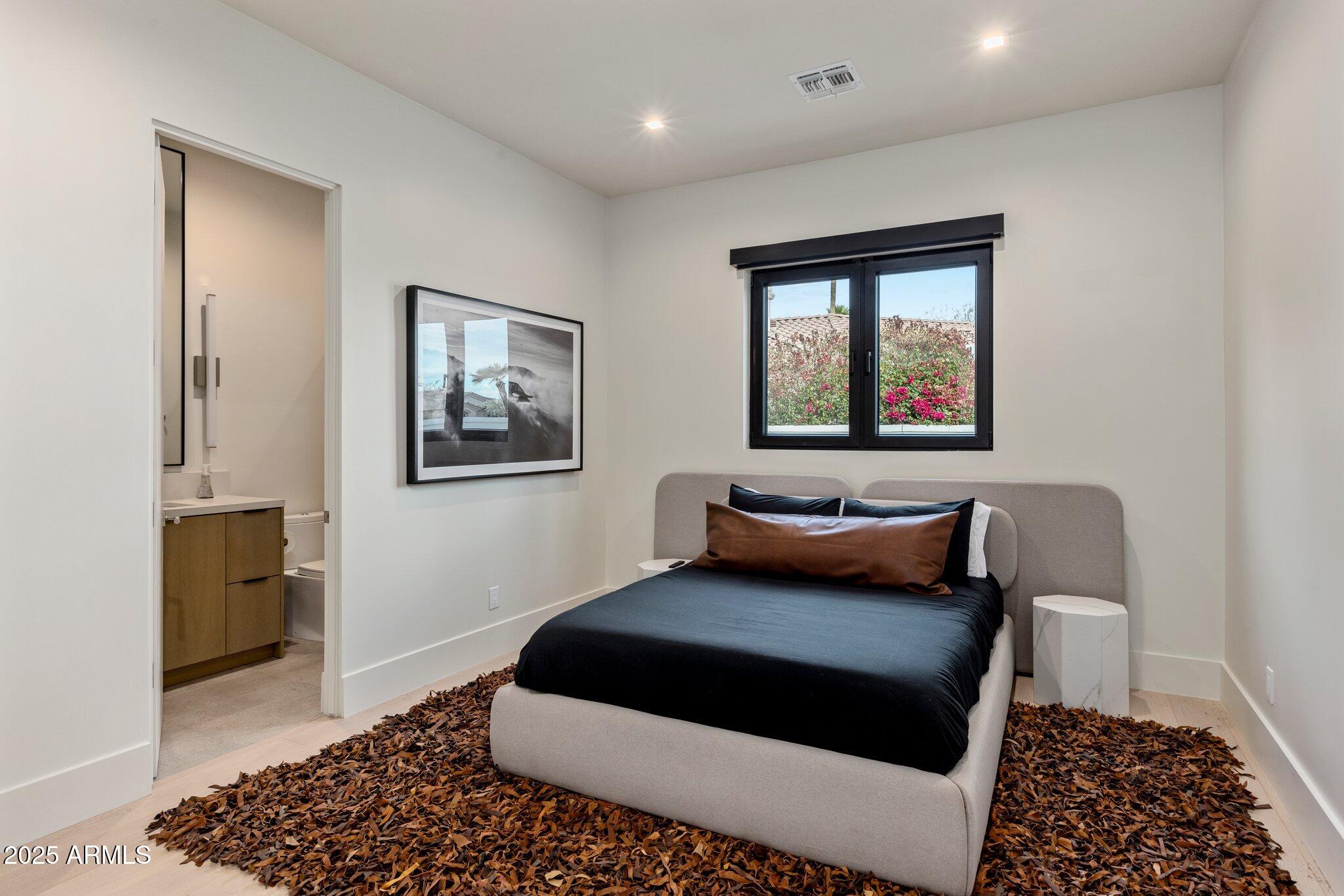 7120 E PARADISE RANCH Road