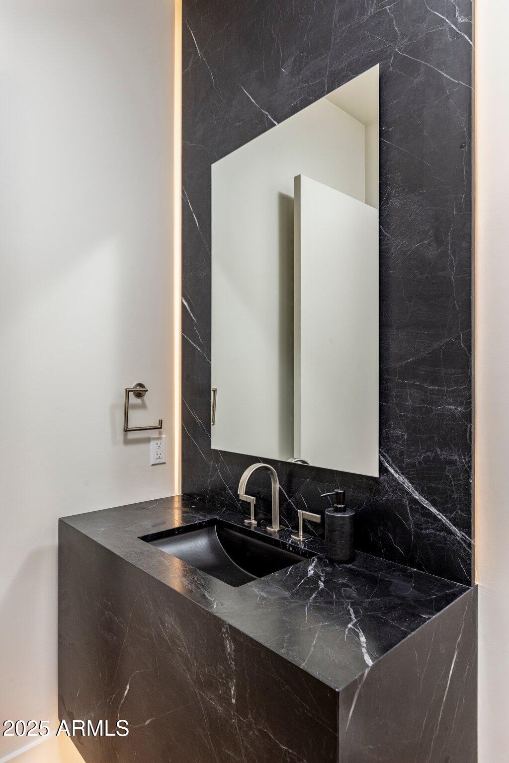 7120 E PARADISE RANCH Road