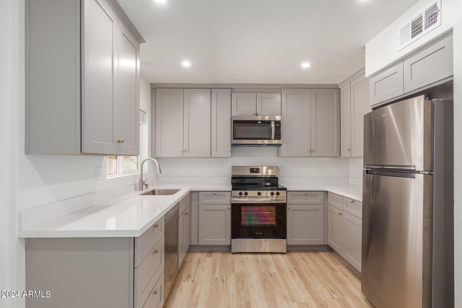 10935 W SANTA FE Drive